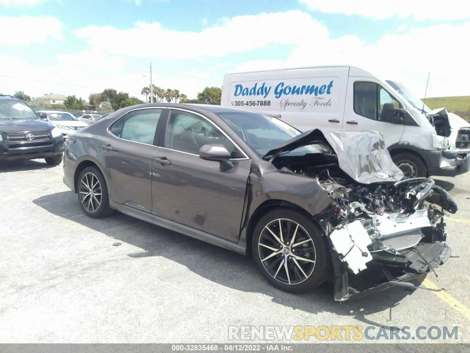 1 Photograph of a damaged car 4T1G11AK8MU548226 TOYOTA CAMRY 2021