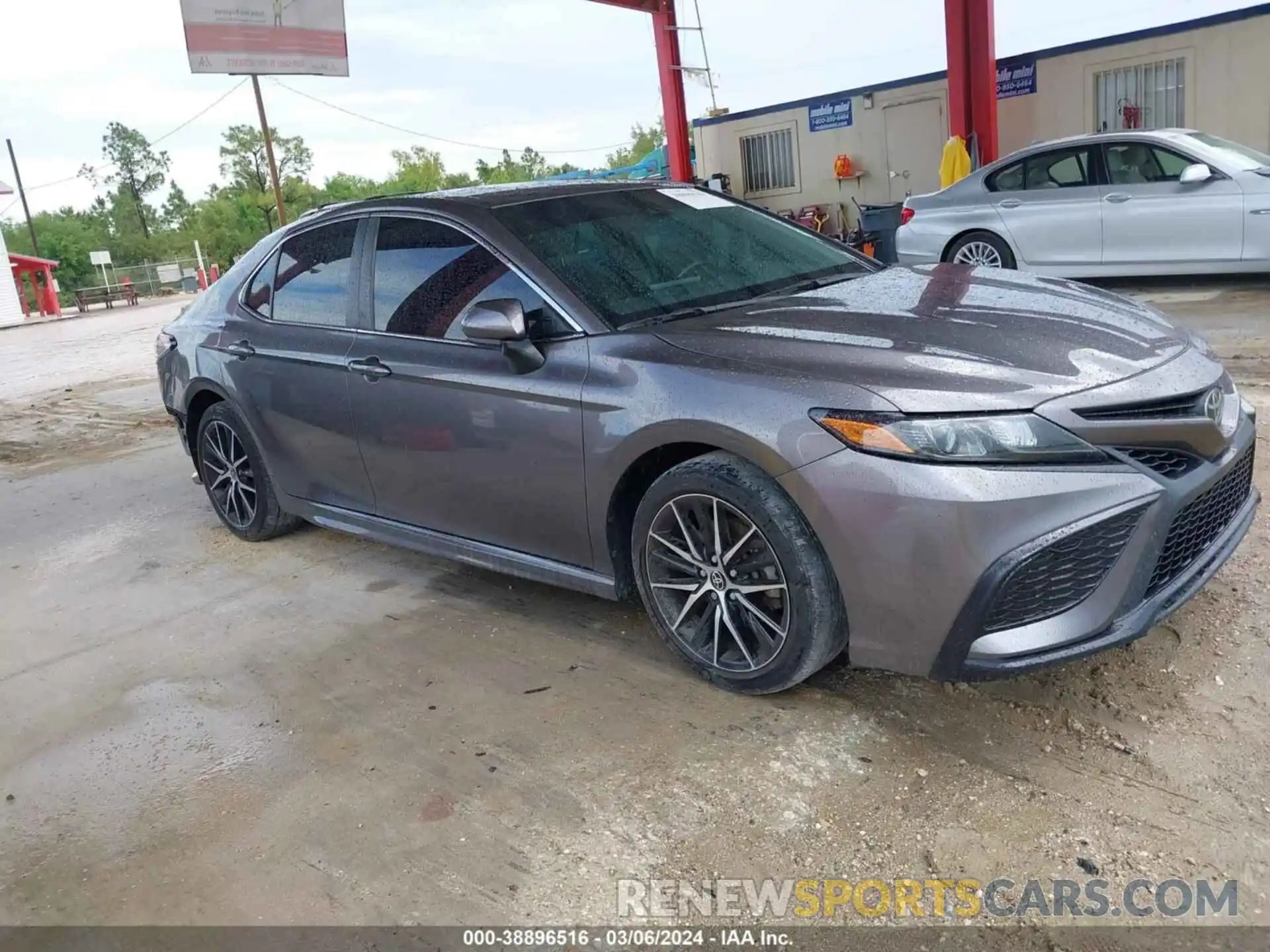 1 Photograph of a damaged car 4T1G11AK8MU553281 TOYOTA CAMRY 2021