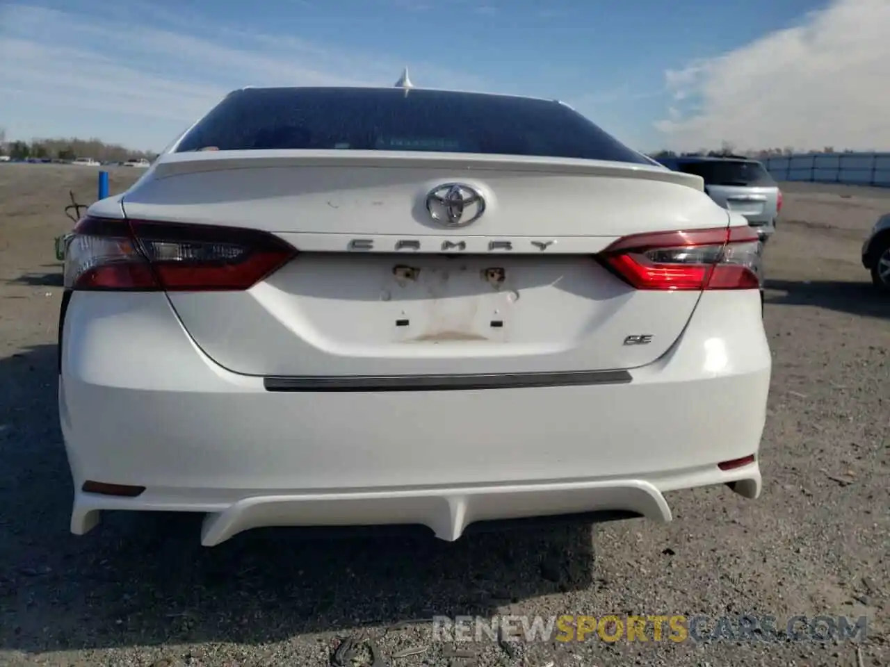 6 Photograph of a damaged car 4T1G11AK8MU573370 TOYOTA CAMRY 2021