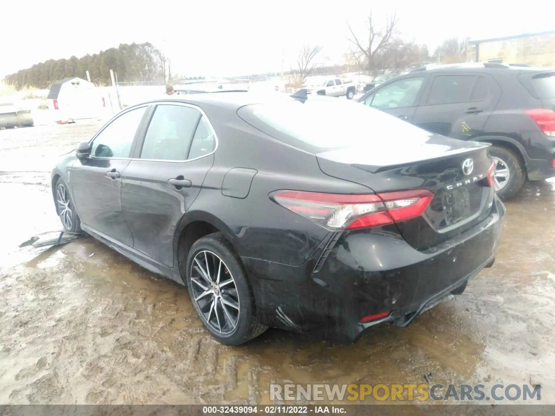 3 Photograph of a damaged car 4T1G11AK8MU583655 TOYOTA CAMRY 2021