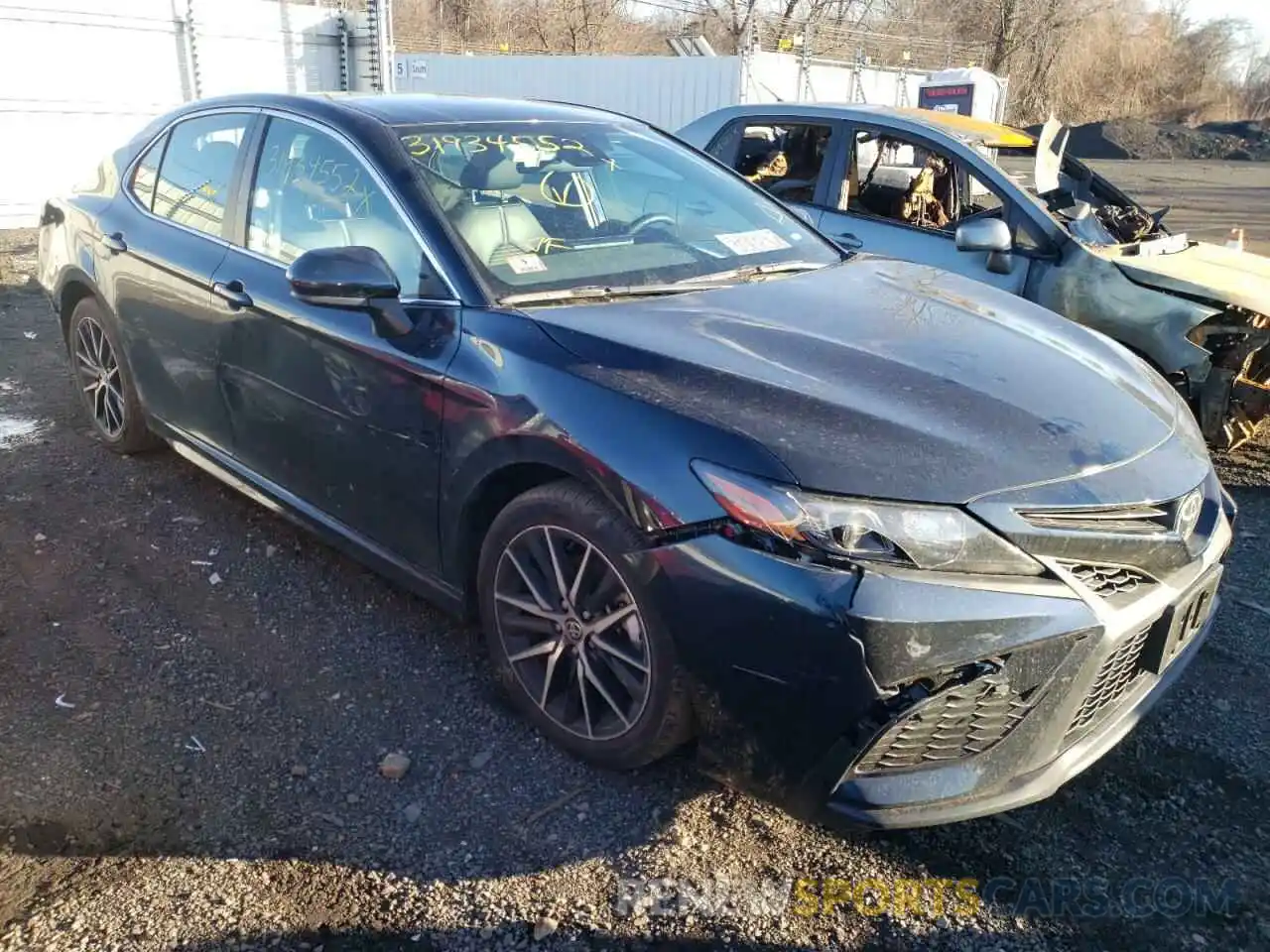 1 Photograph of a damaged car 4T1G11AK8MU585003 TOYOTA CAMRY 2021