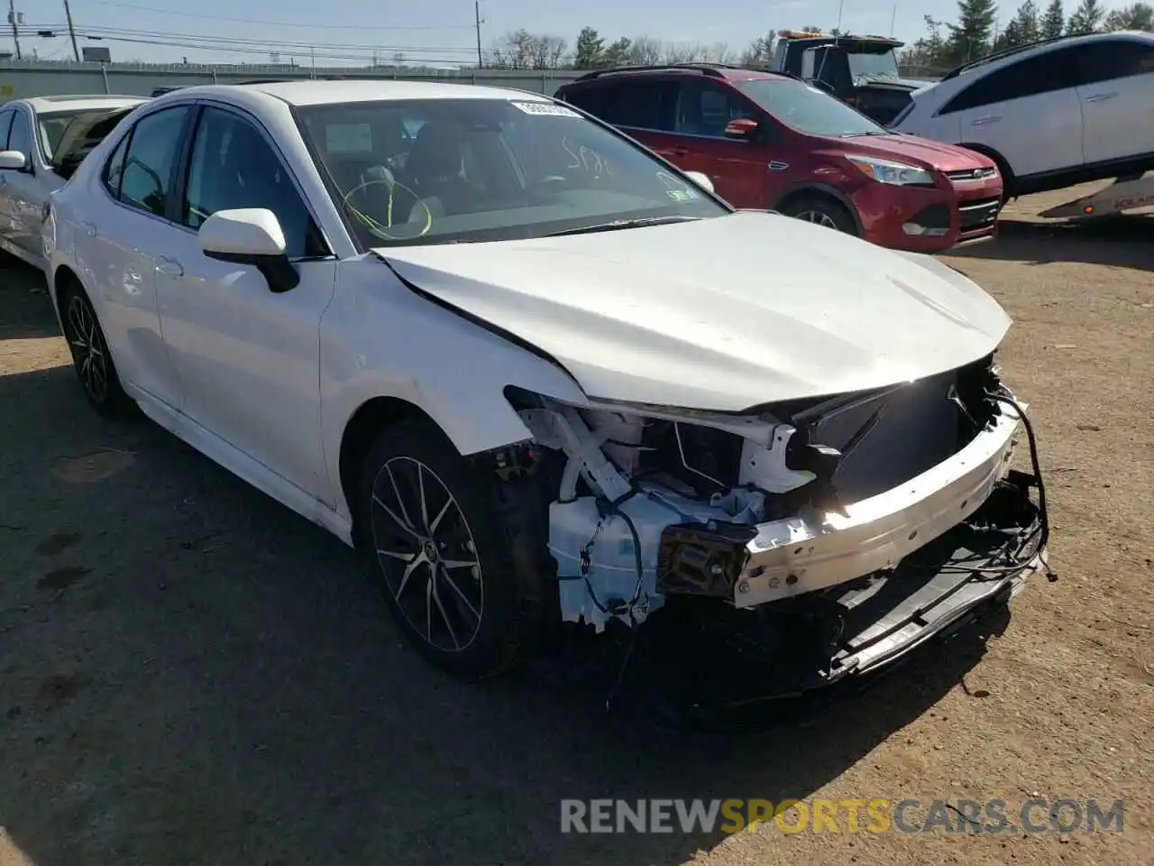 1 Photograph of a damaged car 4T1G11AK8MU602236 TOYOTA CAMRY 2021