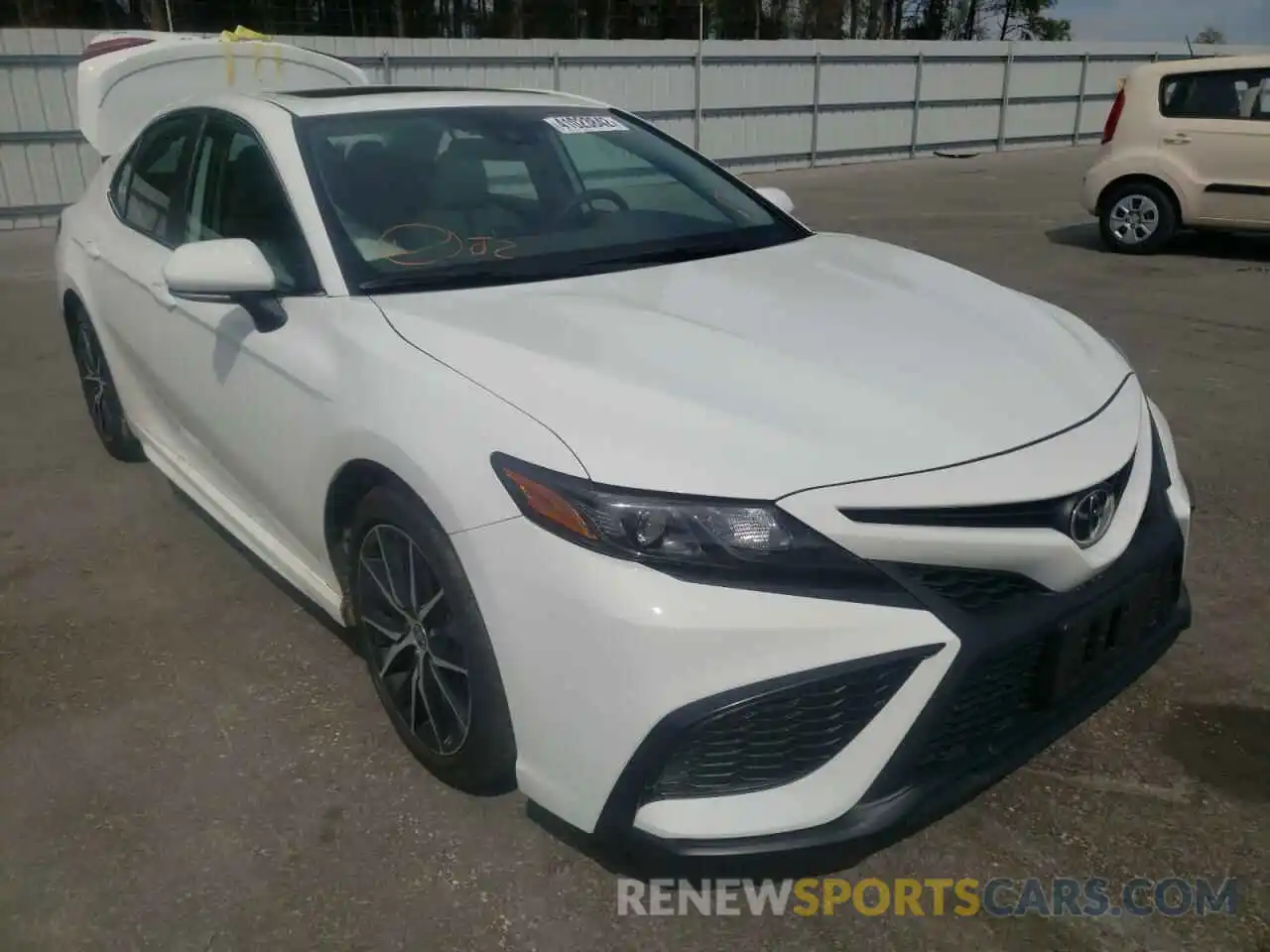 1 Photograph of a damaged car 4T1G11AK8MU603953 TOYOTA CAMRY 2021