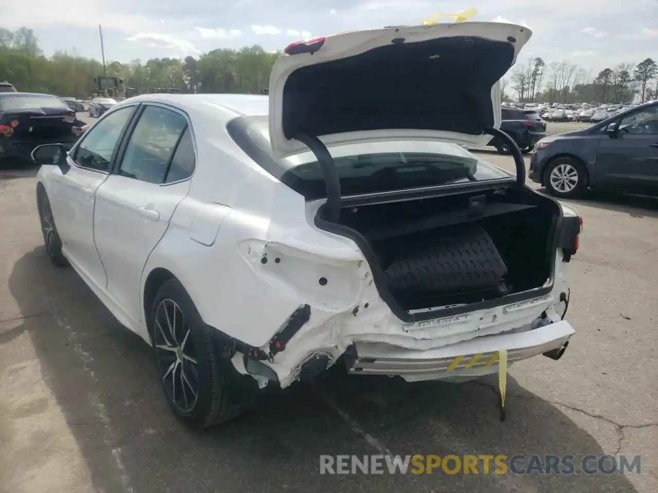 3 Photograph of a damaged car 4T1G11AK8MU603953 TOYOTA CAMRY 2021