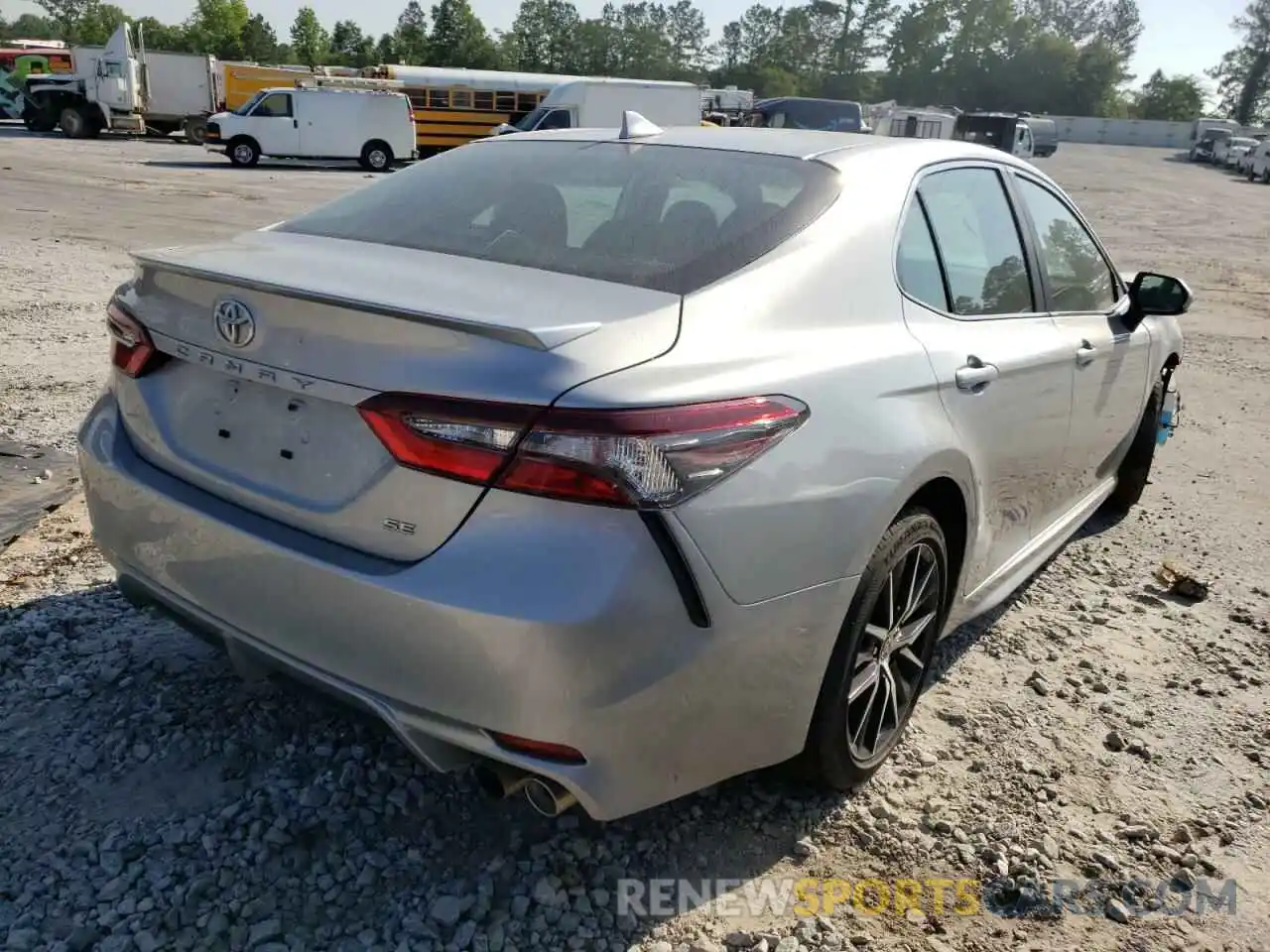 4 Photograph of a damaged car 4T1G11AK9MU404104 TOYOTA CAMRY 2021