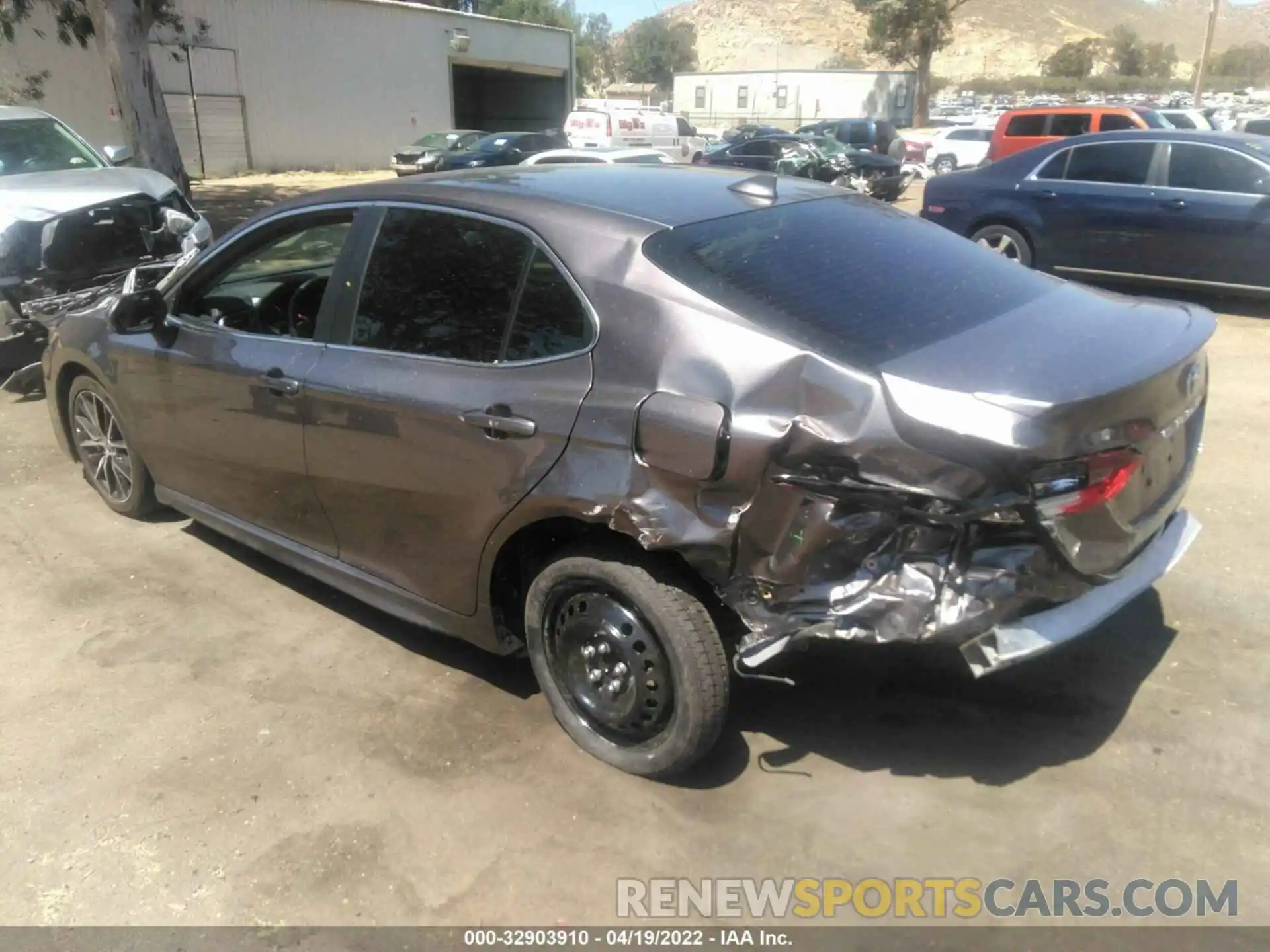 3 Photograph of a damaged car 4T1G11AK9MU422506 TOYOTA CAMRY 2021