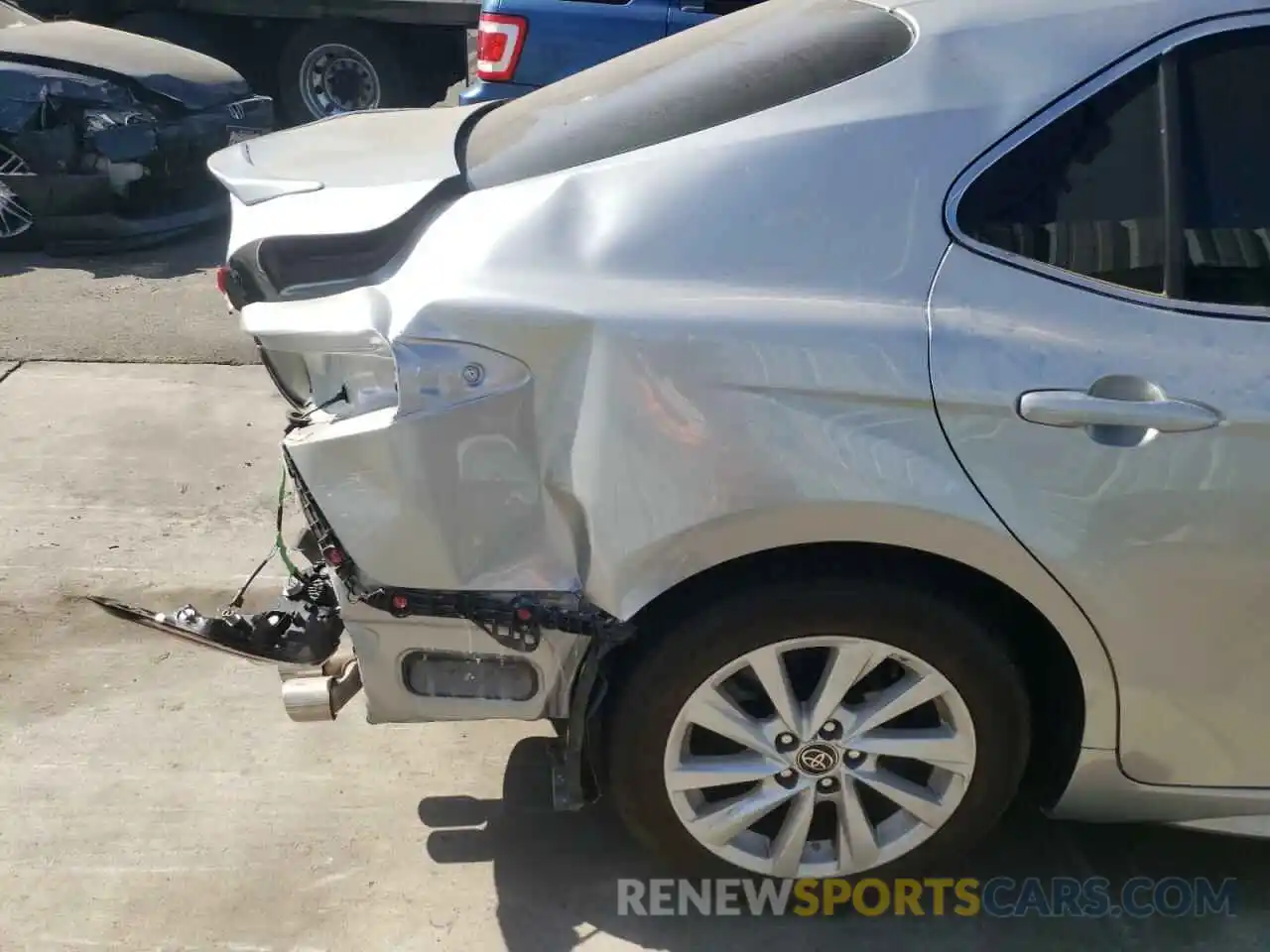 9 Photograph of a damaged car 4T1G11AK9MU425650 TOYOTA CAMRY 2021