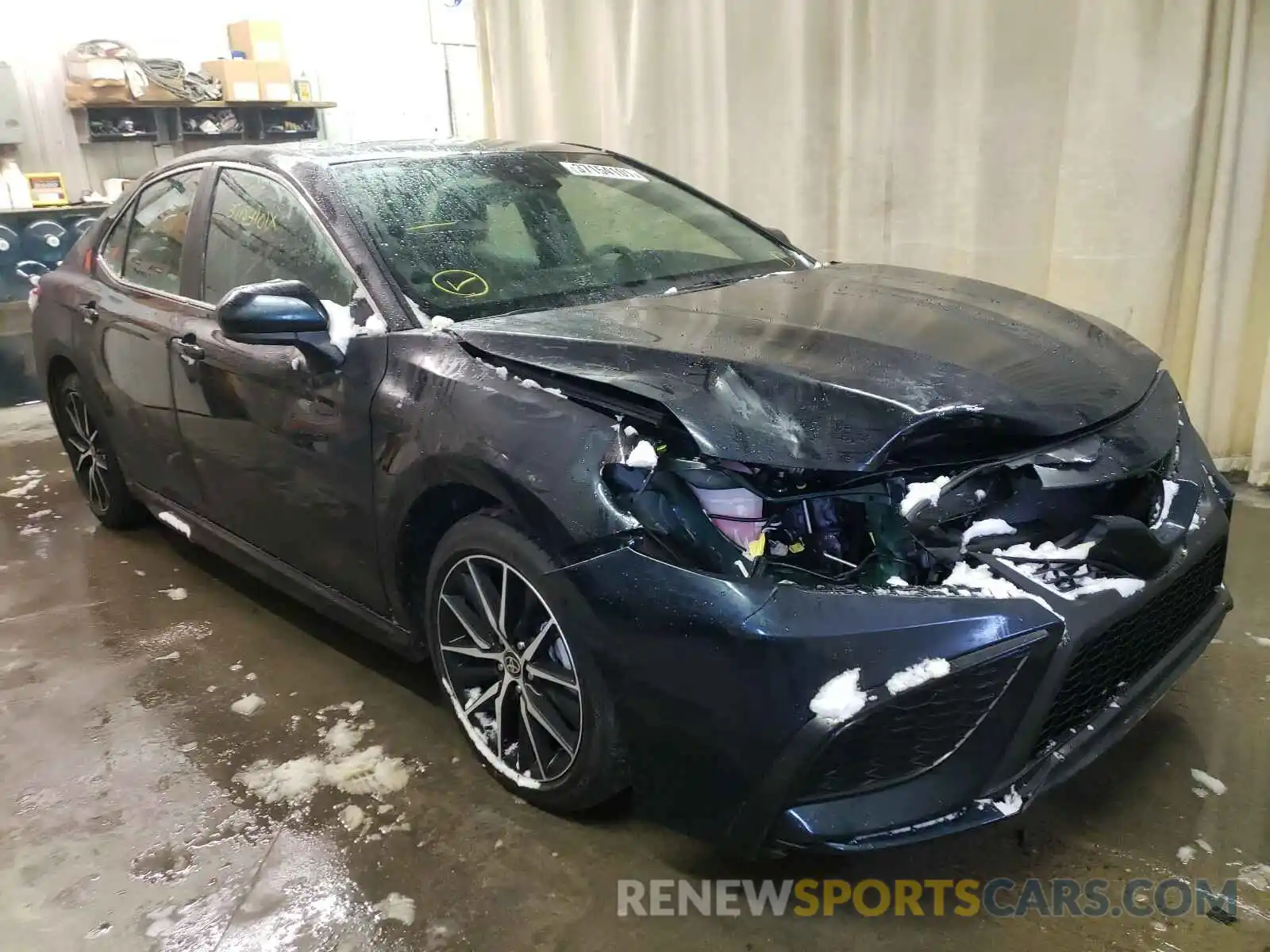 1 Photograph of a damaged car 4T1G11AK9MU425924 TOYOTA CAMRY 2021