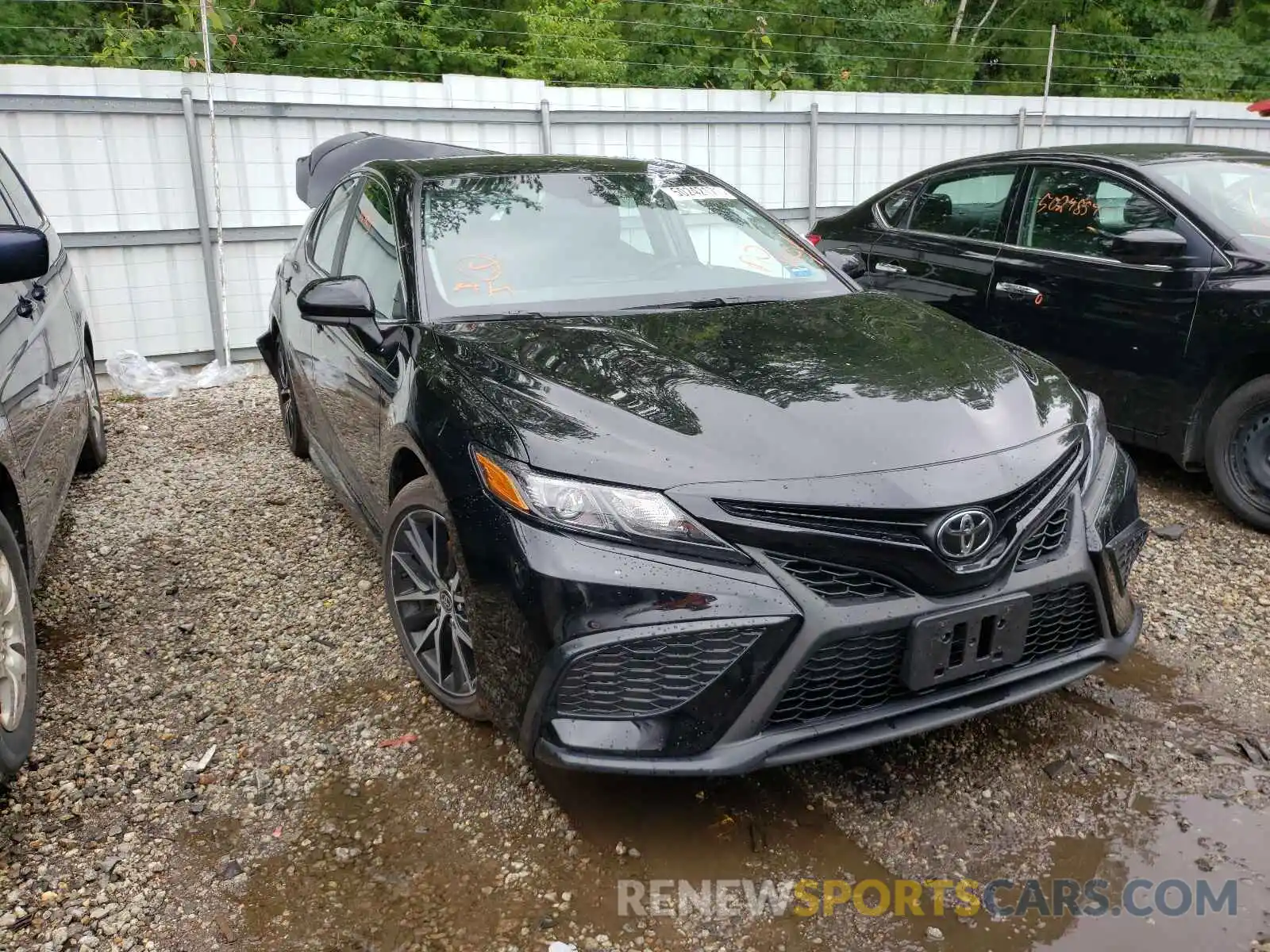 1 Photograph of a damaged car 4T1G11AK9MU433361 TOYOTA CAMRY 2021