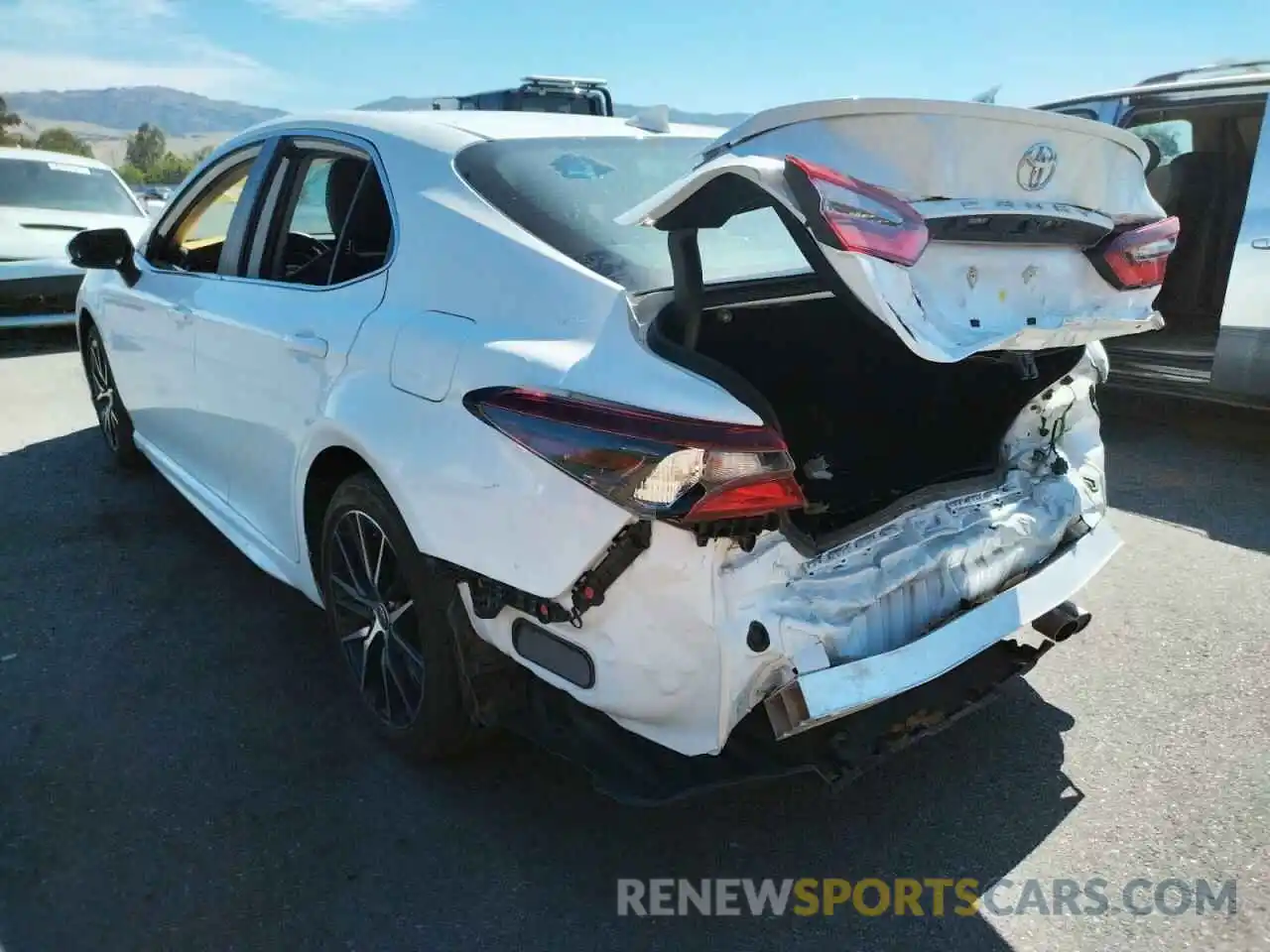 3 Photograph of a damaged car 4T1G11AK9MU443646 TOYOTA CAMRY 2021