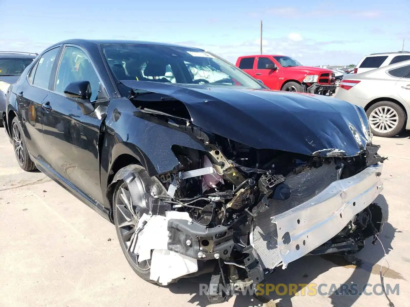 1 Photograph of a damaged car 4T1G11AK9MU454212 TOYOTA CAMRY 2021