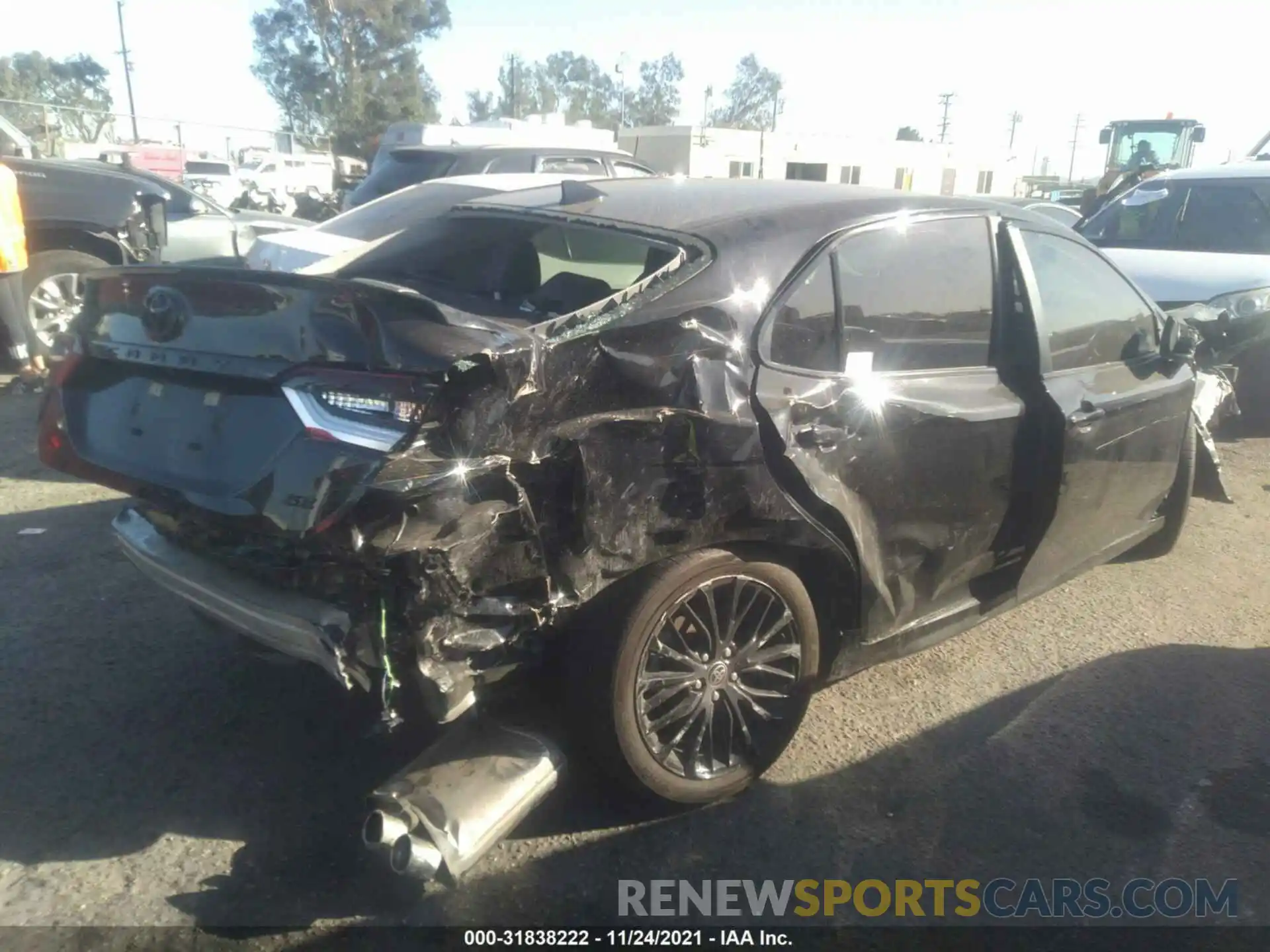 4 Photograph of a damaged car 4T1G11AK9MU462309 TOYOTA CAMRY 2021