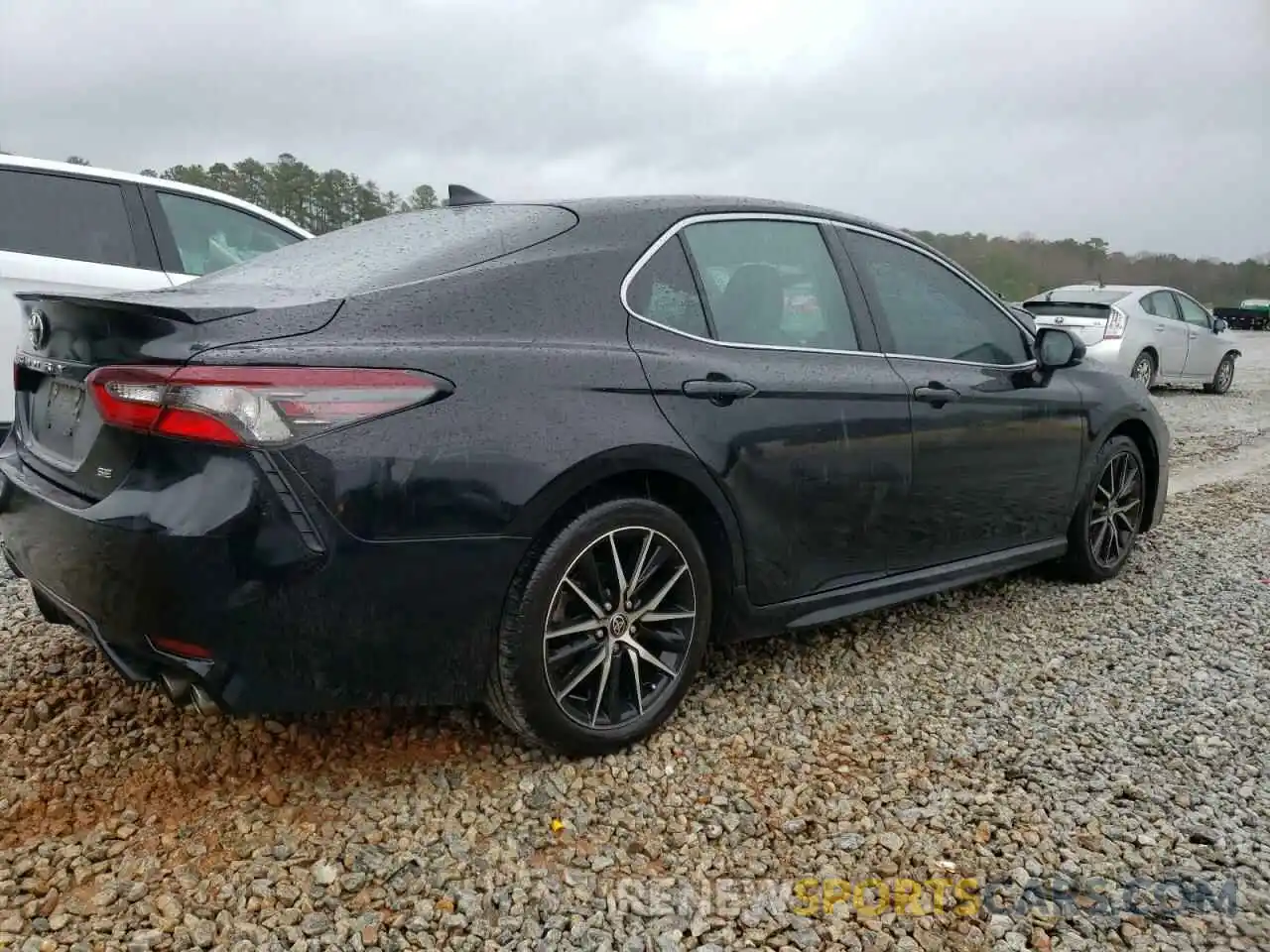 3 Photograph of a damaged car 4T1G11AK9MU470717 TOYOTA CAMRY 2021