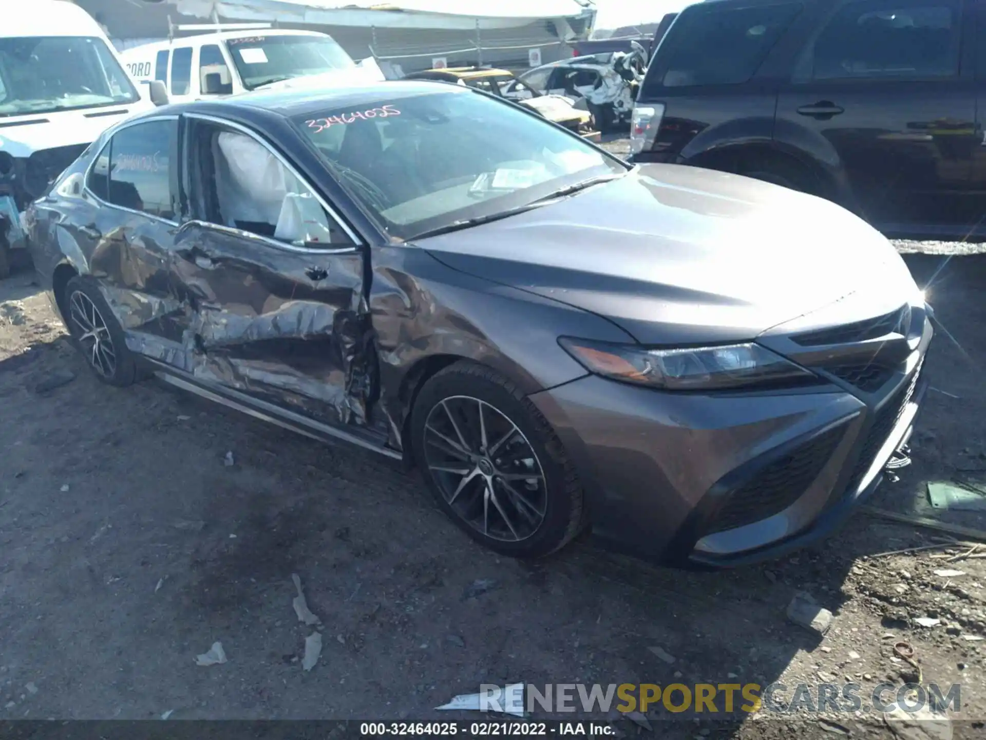 1 Photograph of a damaged car 4T1G11AK9MU472791 TOYOTA CAMRY 2021