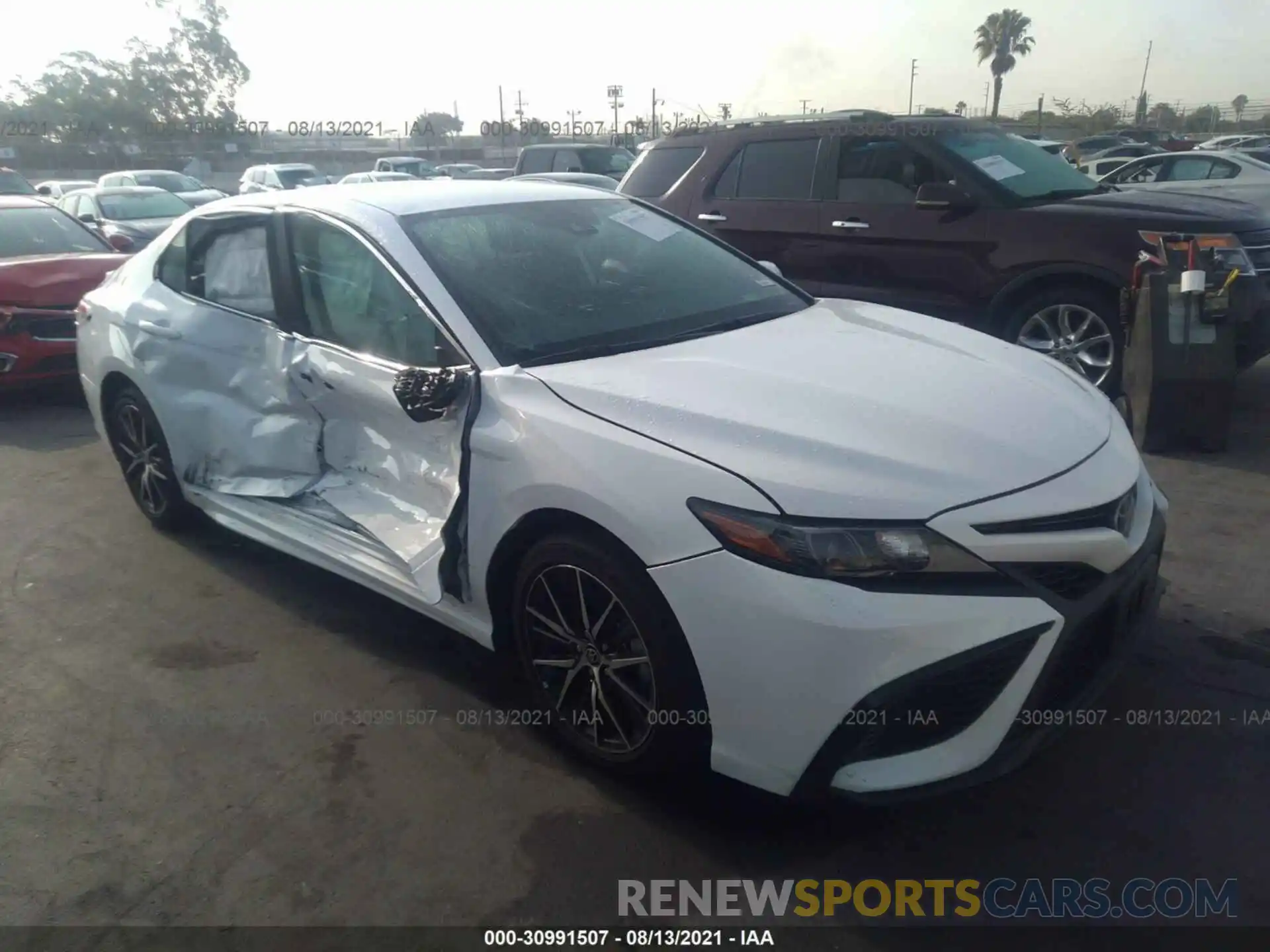 1 Photograph of a damaged car 4T1G11AK9MU526235 TOYOTA CAMRY 2021