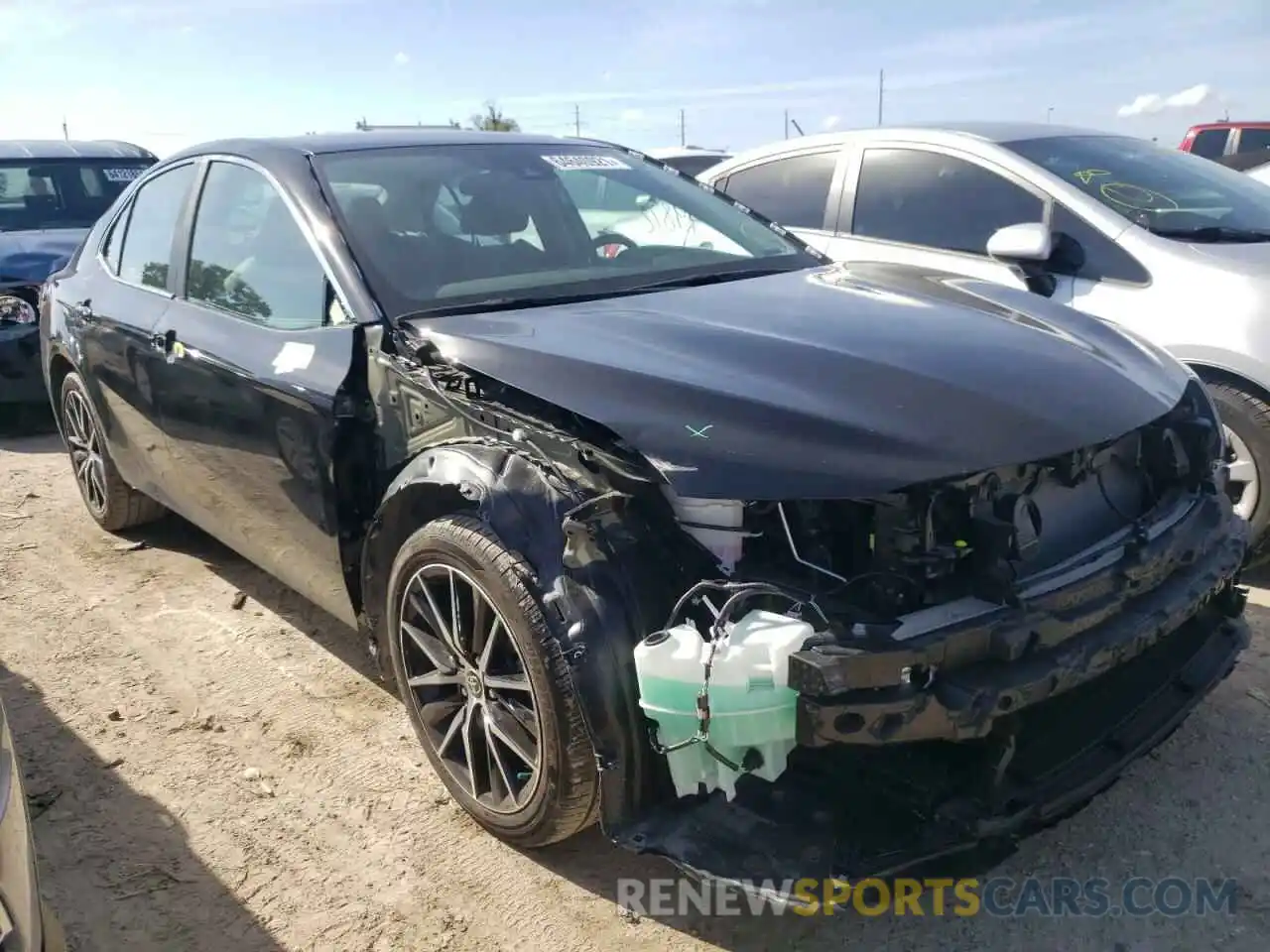 1 Photograph of a damaged car 4T1G11AK9MU530155 TOYOTA CAMRY 2021