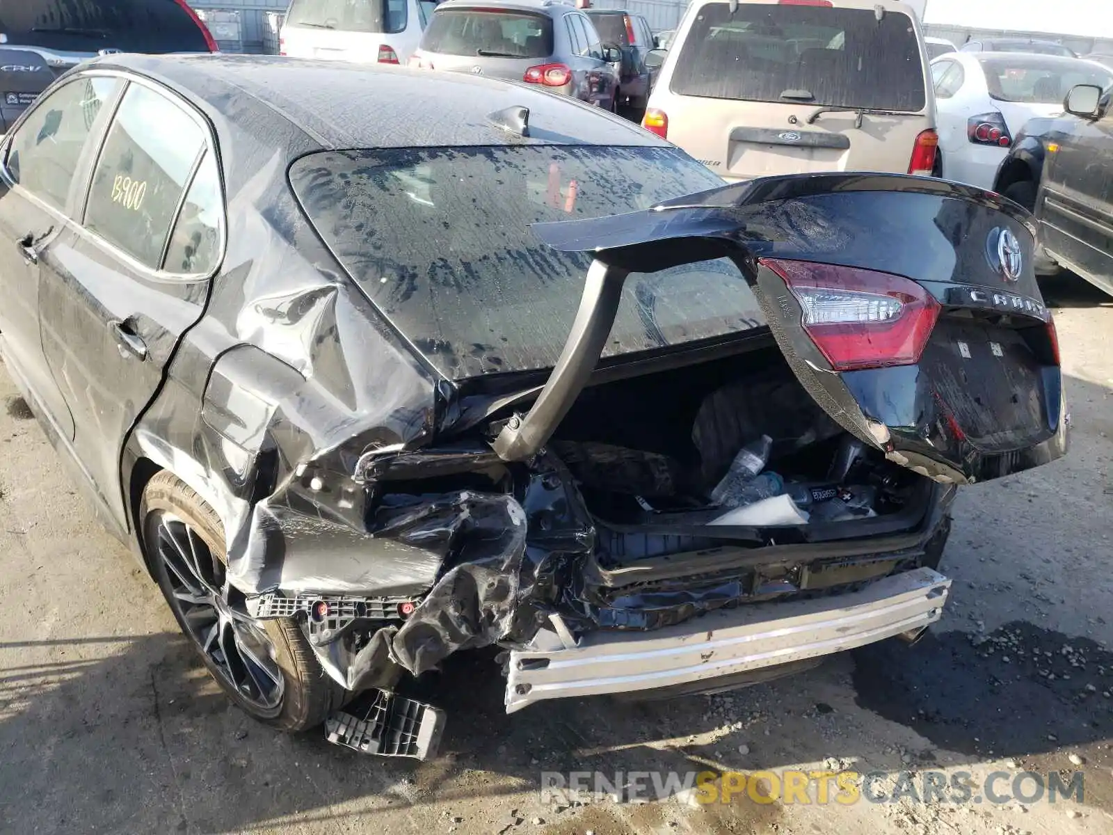 9 Photograph of a damaged car 4T1G11AK9MU537185 TOYOTA CAMRY 2021