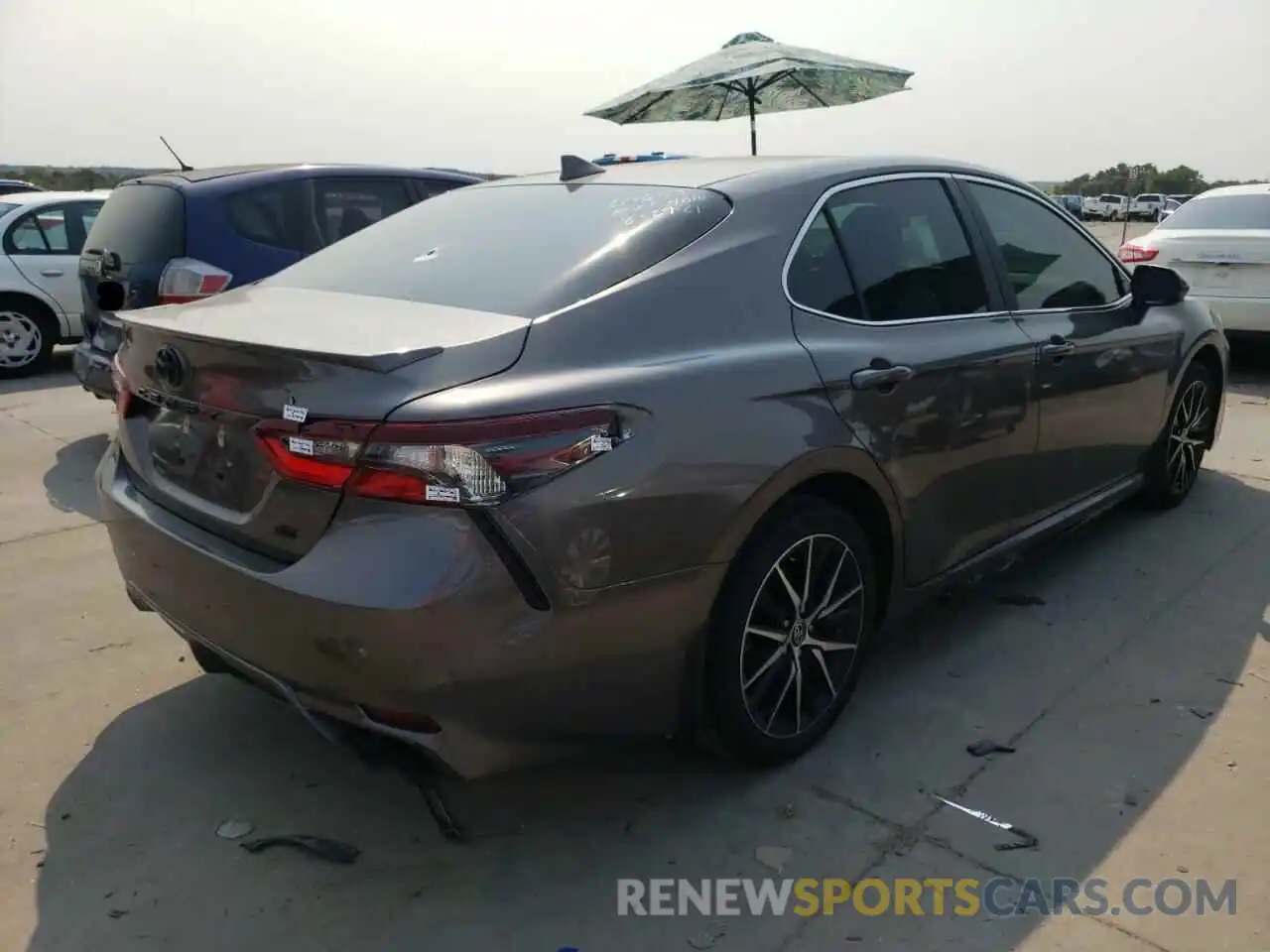 4 Photograph of a damaged car 4T1G11AK9MU542015 TOYOTA CAMRY 2021