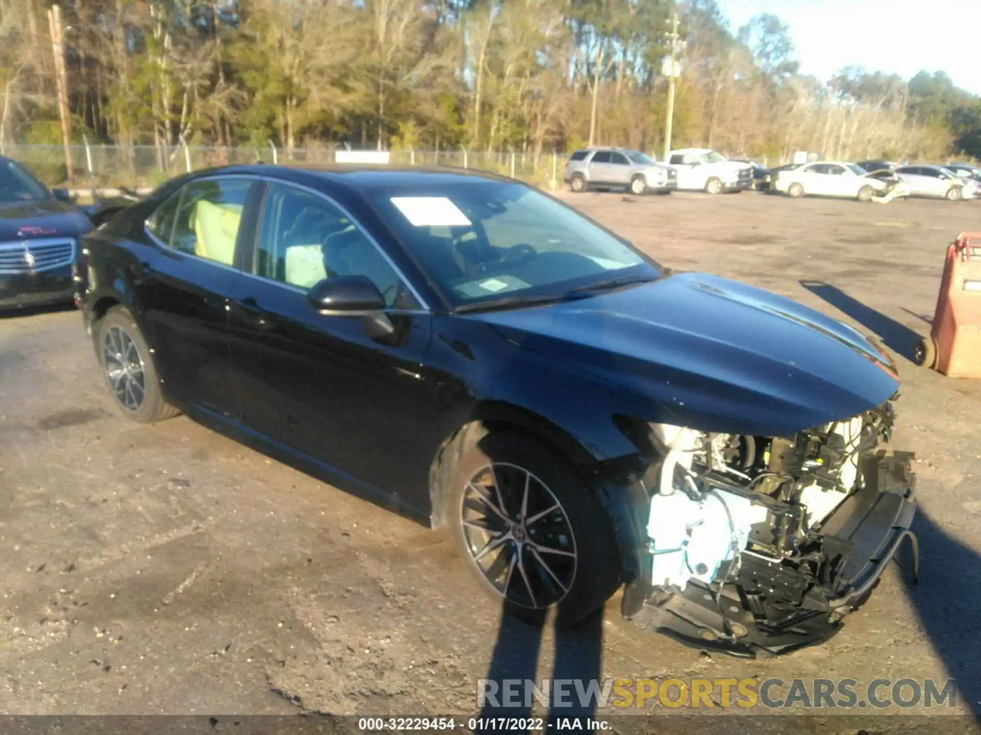 1 Photograph of a damaged car 4T1G11AK9MU550535 TOYOTA CAMRY 2021