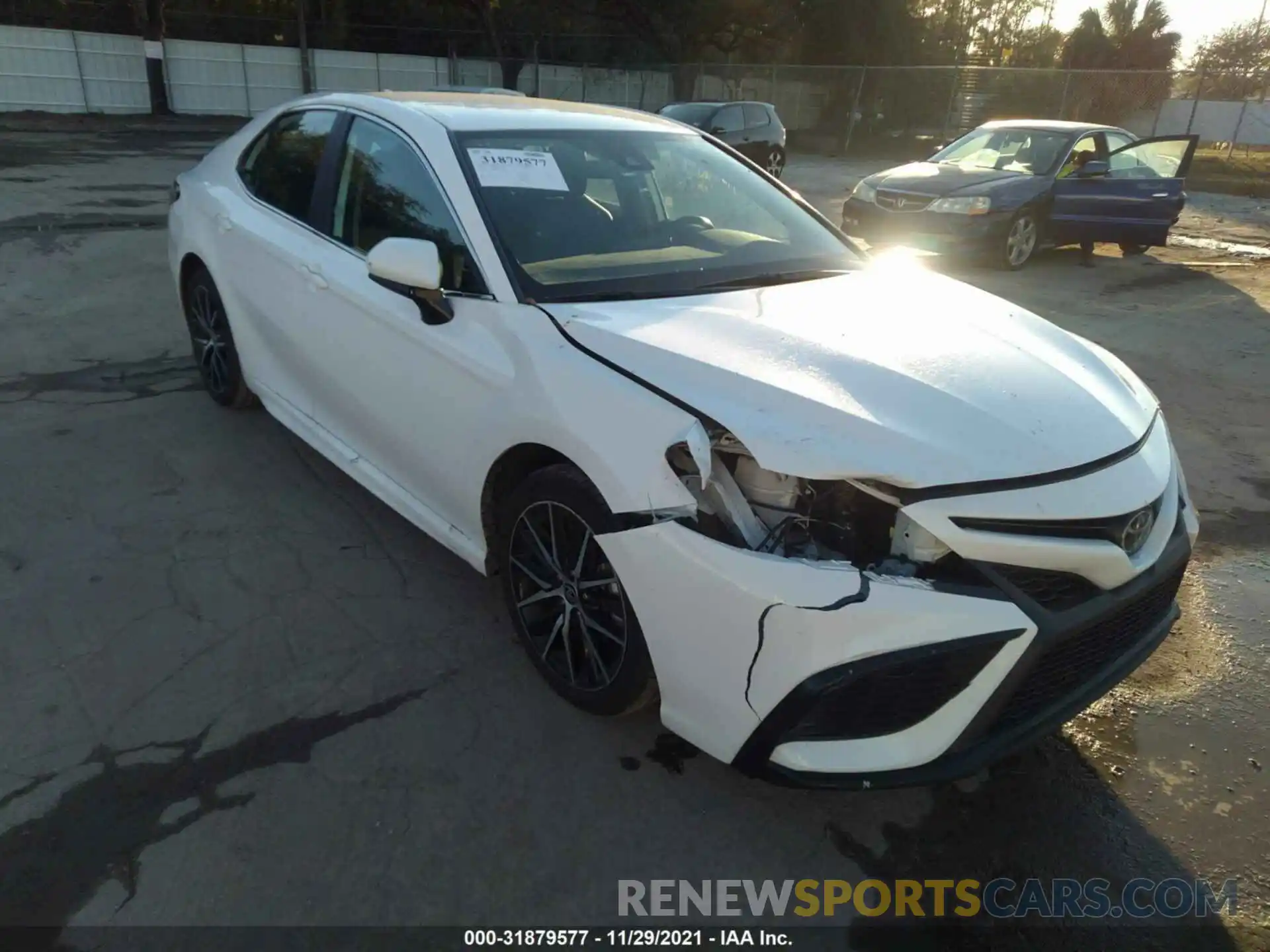 1 Photograph of a damaged car 4T1G11AK9MU553046 TOYOTA CAMRY 2021