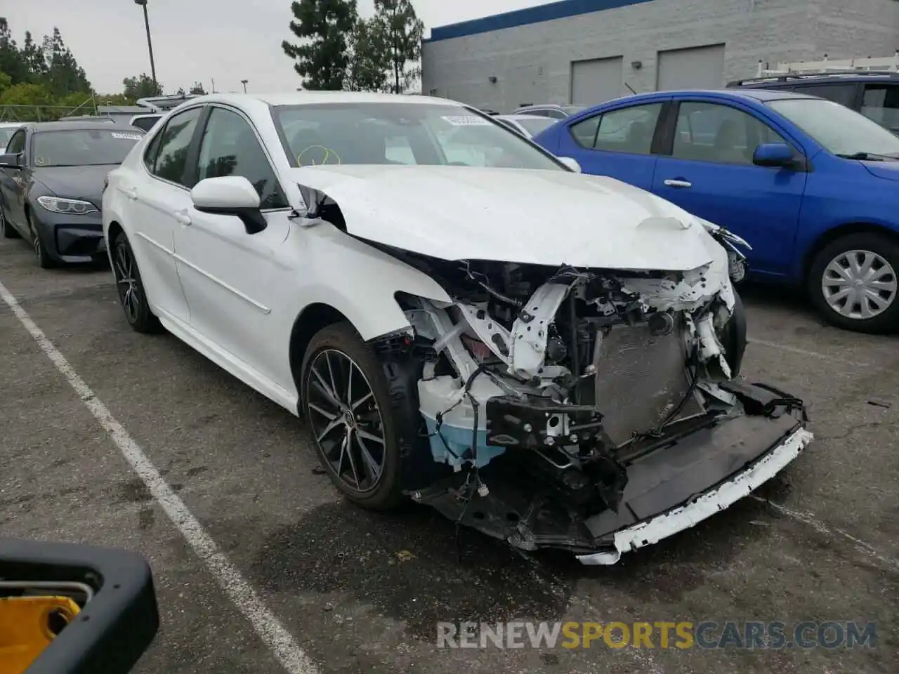 1 Photograph of a damaged car 4T1G11AK9MU554455 TOYOTA CAMRY 2021