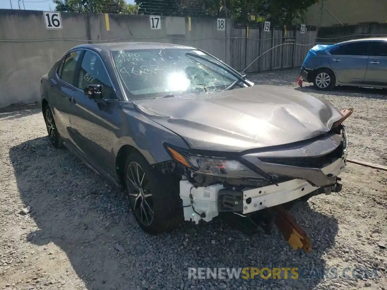 1 Photograph of a damaged car 4T1G11AK9MU554682 TOYOTA CAMRY 2021