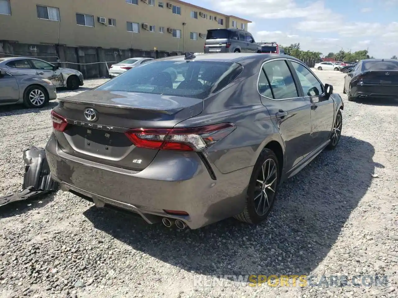 4 Photograph of a damaged car 4T1G11AK9MU554682 TOYOTA CAMRY 2021