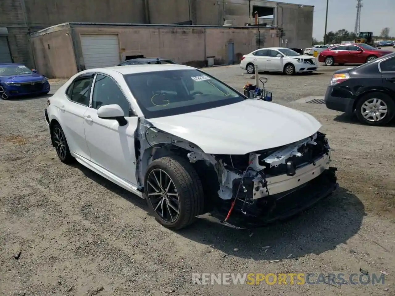 1 Photograph of a damaged car 4T1G11AK9MU564113 TOYOTA CAMRY 2021