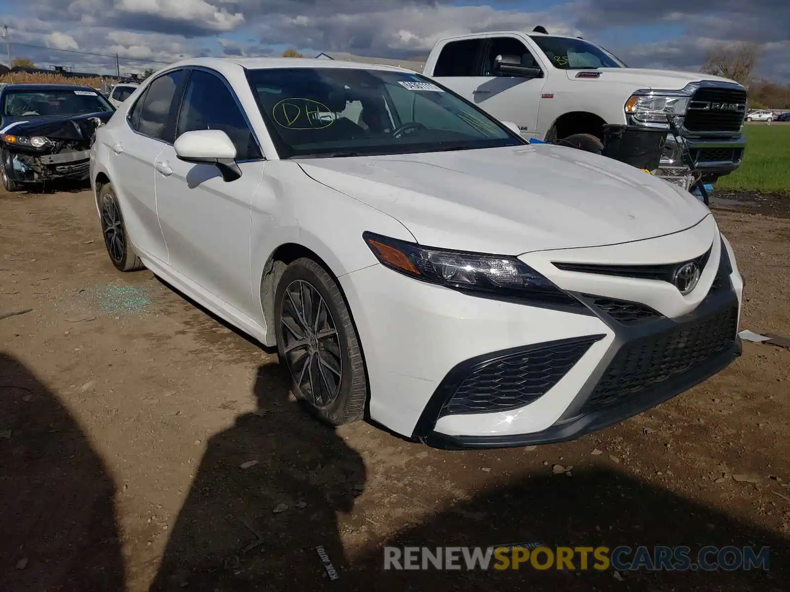 1 Photograph of a damaged car 4T1G11AK9MU564855 TOYOTA CAMRY 2021