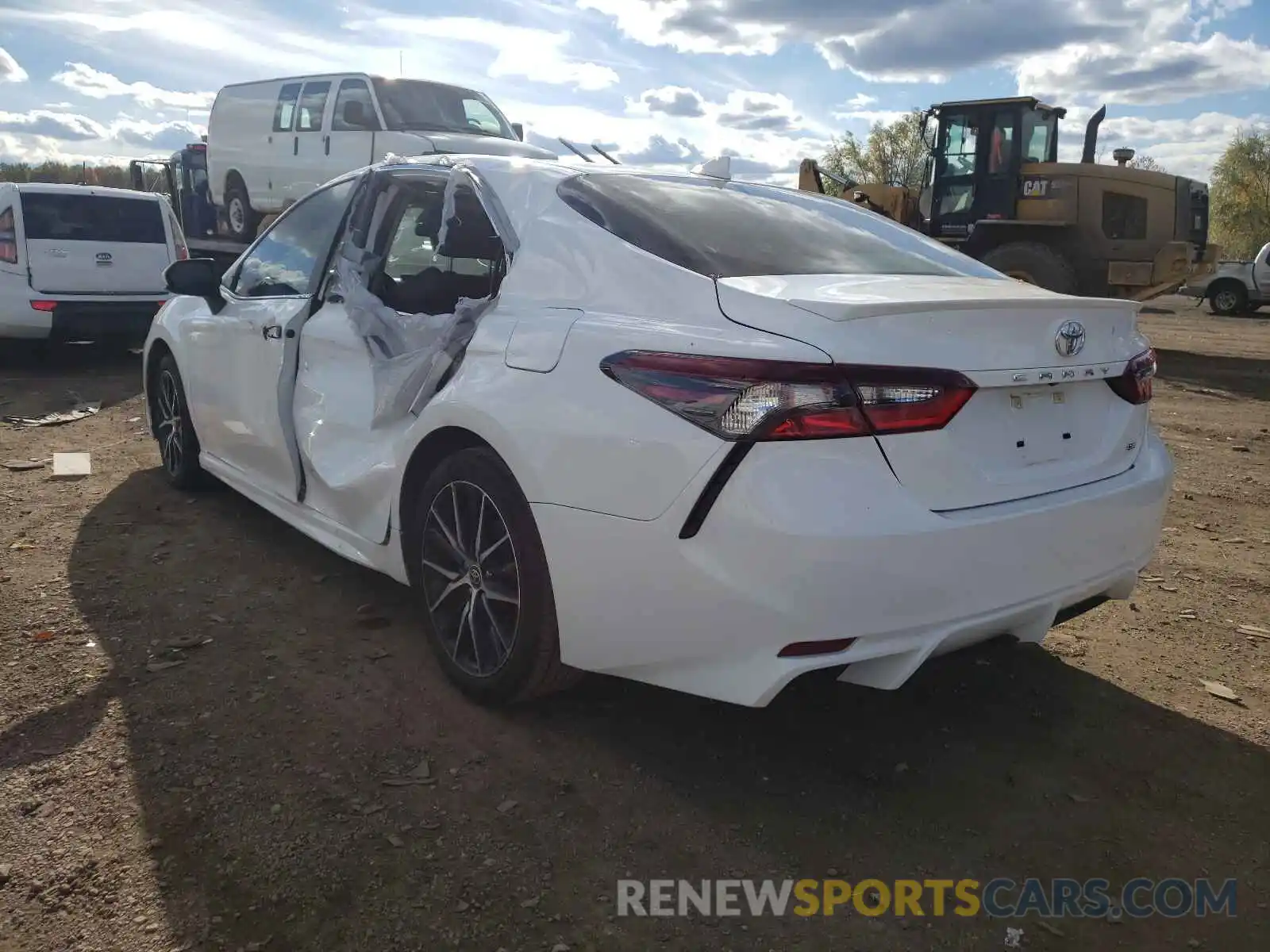 3 Photograph of a damaged car 4T1G11AK9MU564855 TOYOTA CAMRY 2021