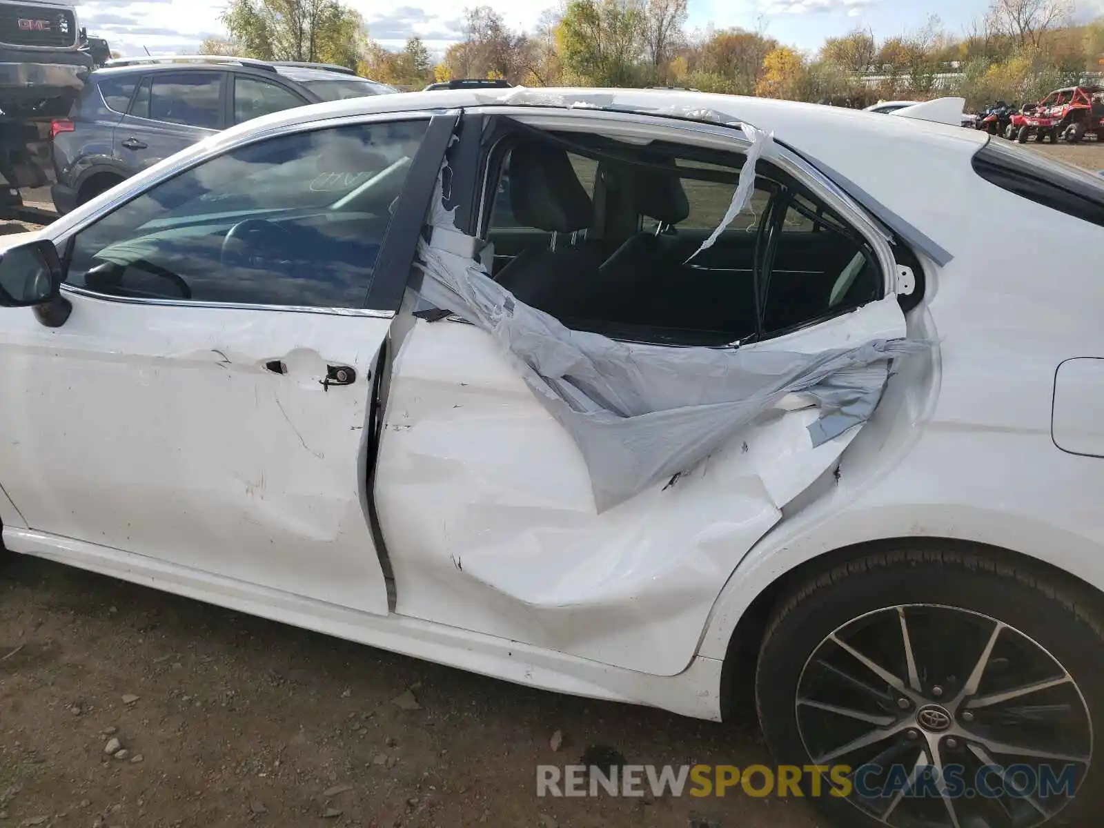 9 Photograph of a damaged car 4T1G11AK9MU564855 TOYOTA CAMRY 2021