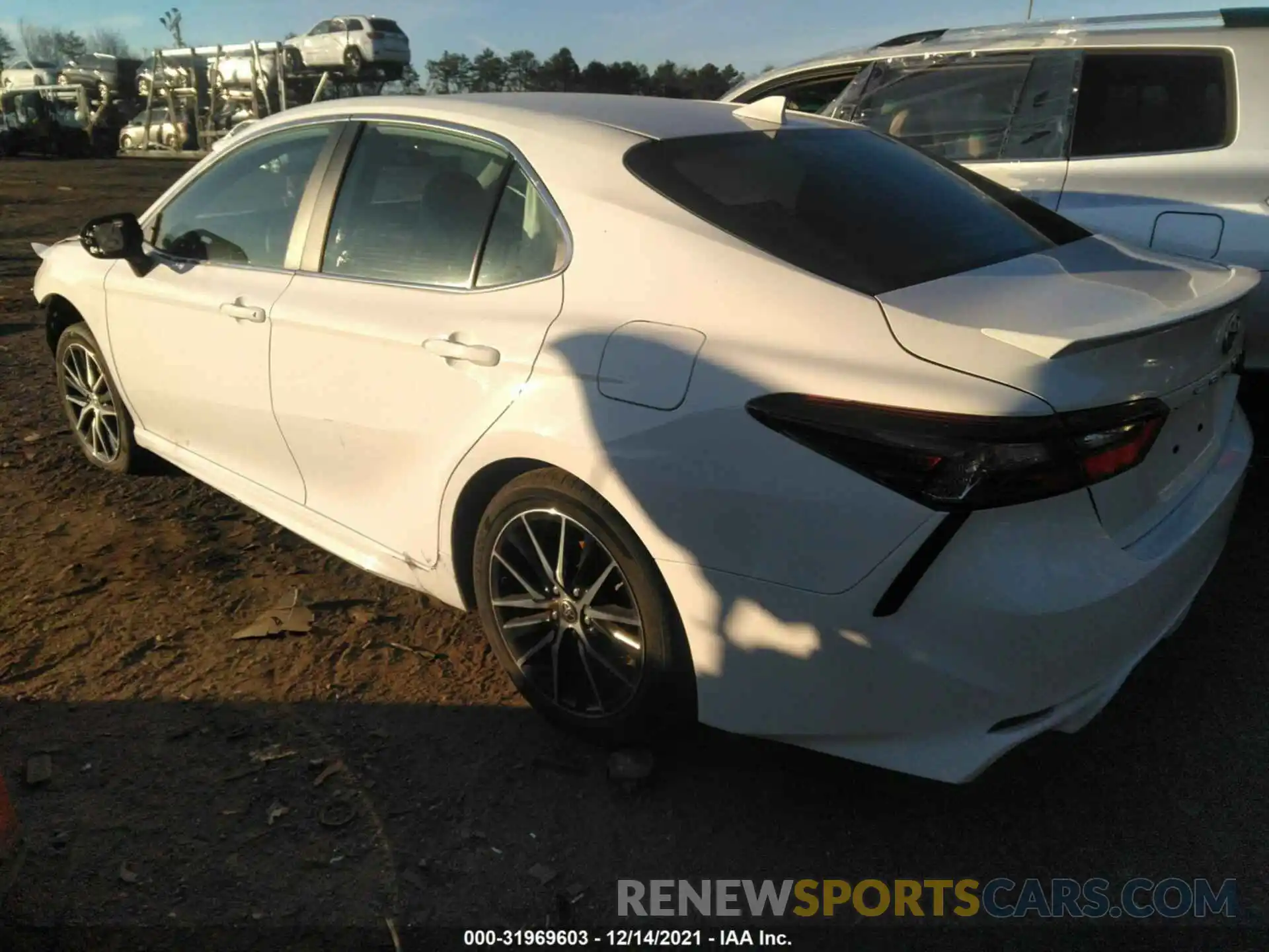 3 Photograph of a damaged car 4T1G11AK9MU585351 TOYOTA CAMRY 2021