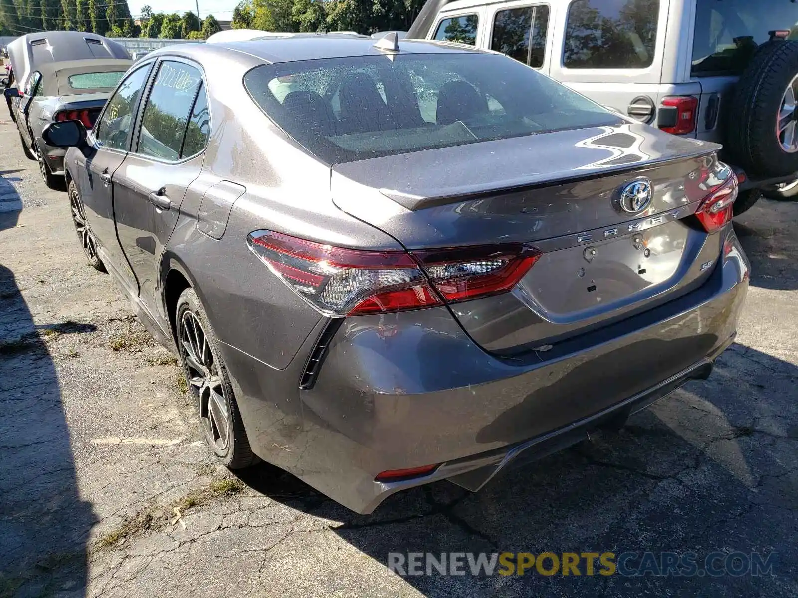 3 Photograph of a damaged car 4T1G11AK9MU585835 TOYOTA CAMRY 2021