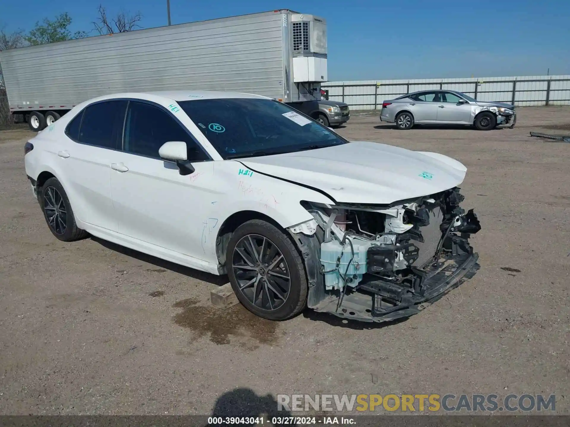 1 Photograph of a damaged car 4T1G11AK9MU592591 TOYOTA CAMRY 2021