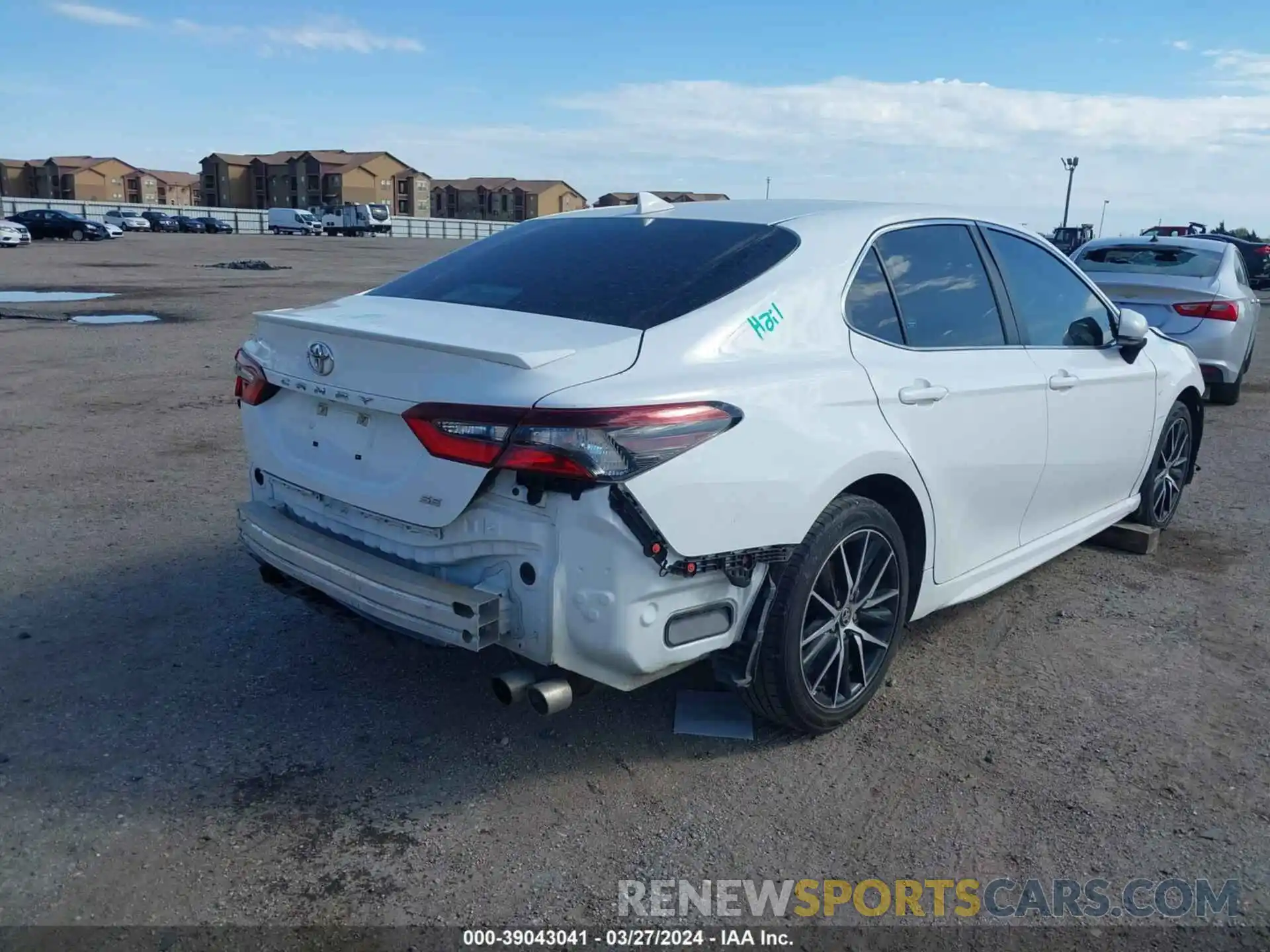 4 Photograph of a damaged car 4T1G11AK9MU592591 TOYOTA CAMRY 2021