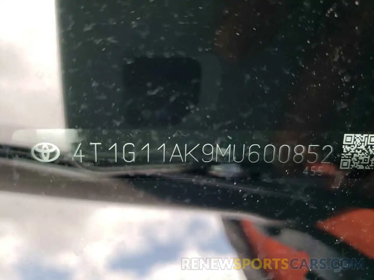 10 Photograph of a damaged car 4T1G11AK9MU600852 TOYOTA CAMRY 2021