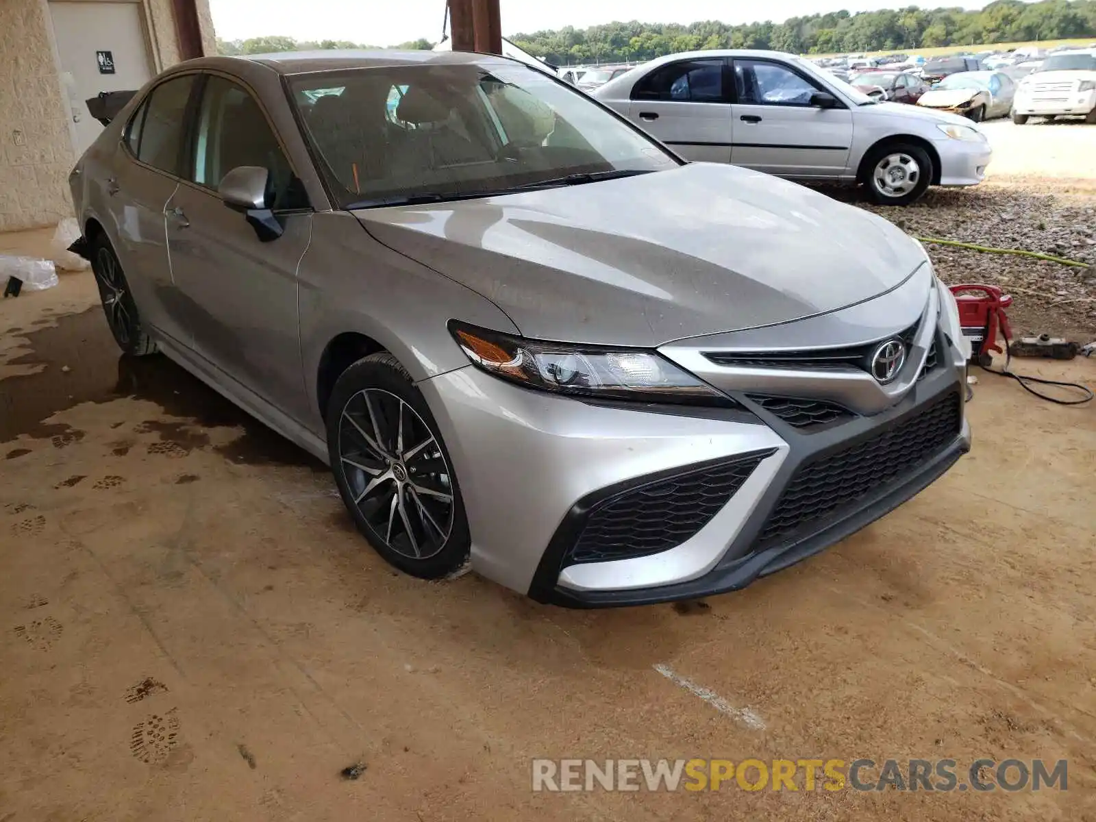 1 Photograph of a damaged car 4T1G11AK9MU601225 TOYOTA CAMRY 2021