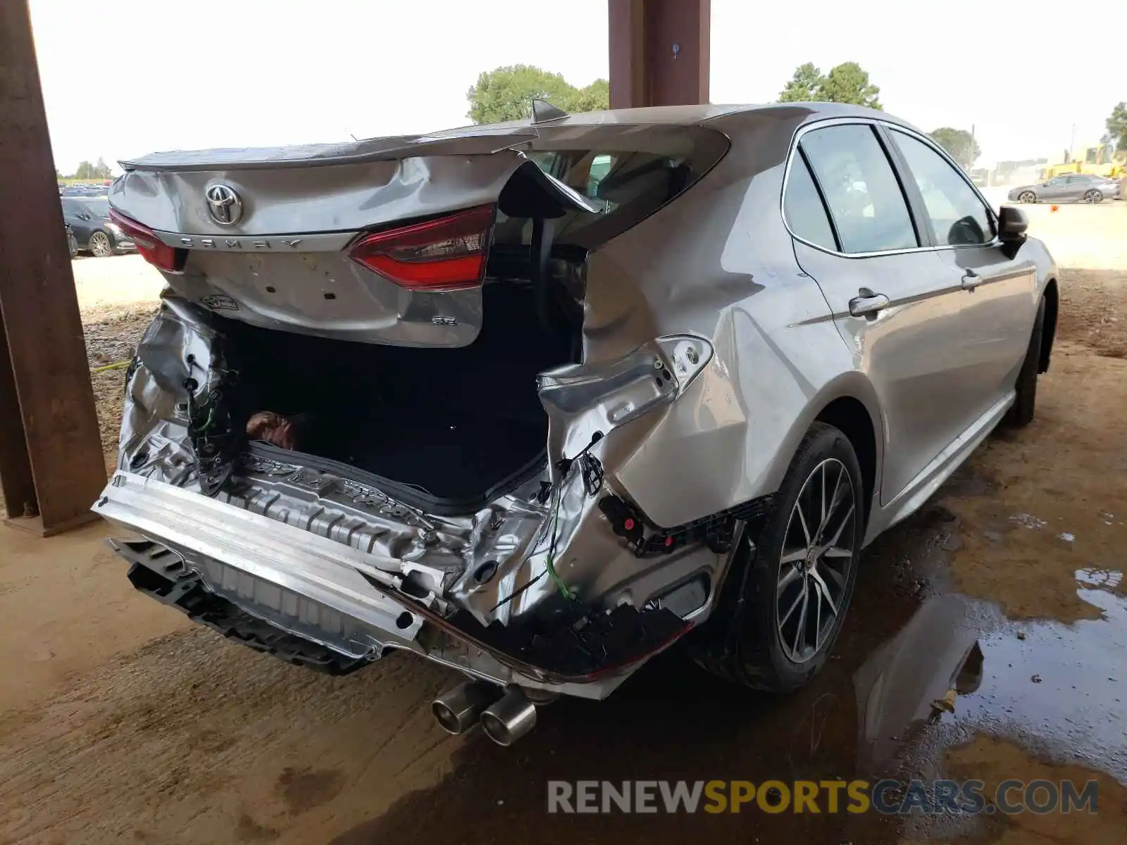 4 Photograph of a damaged car 4T1G11AK9MU601225 TOYOTA CAMRY 2021