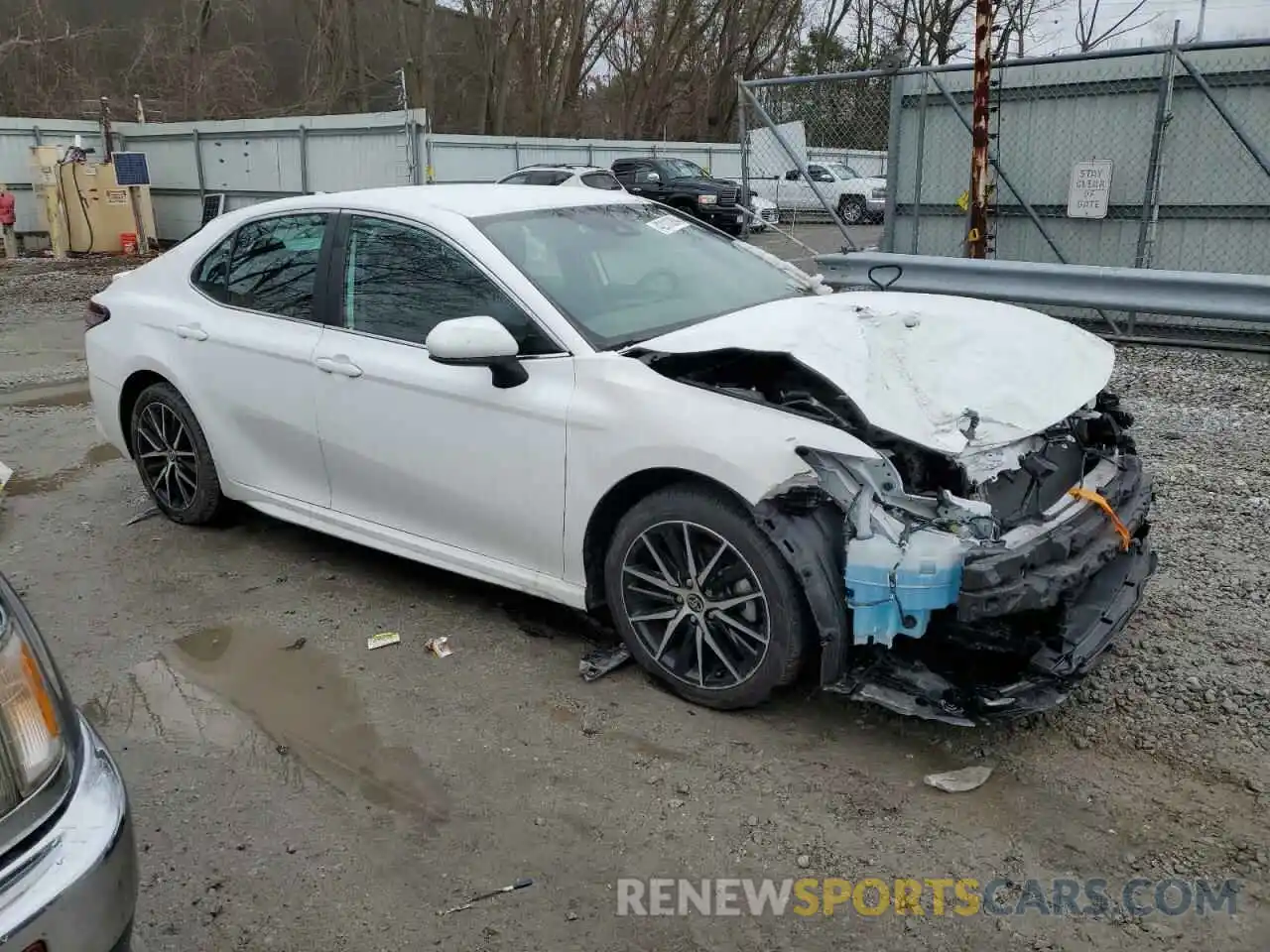 4 Photograph of a damaged car 4T1G11AK9MU612600 TOYOTA CAMRY 2021