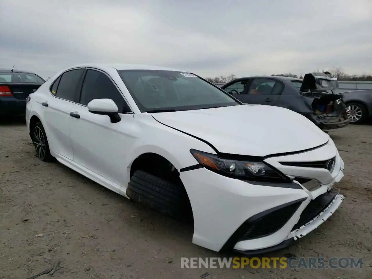 1 Photograph of a damaged car 4T1G11AK9MU613097 TOYOTA CAMRY 2021