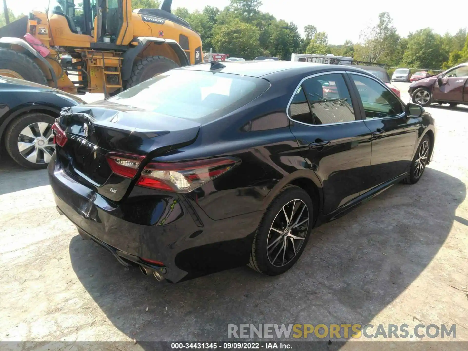 4 Photograph of a damaged car 4T1G11AK9MU613732 TOYOTA CAMRY 2021