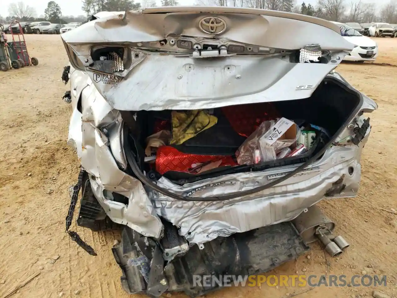 9 Photograph of a damaged car 4T1G11AKXMU406833 TOYOTA CAMRY 2021