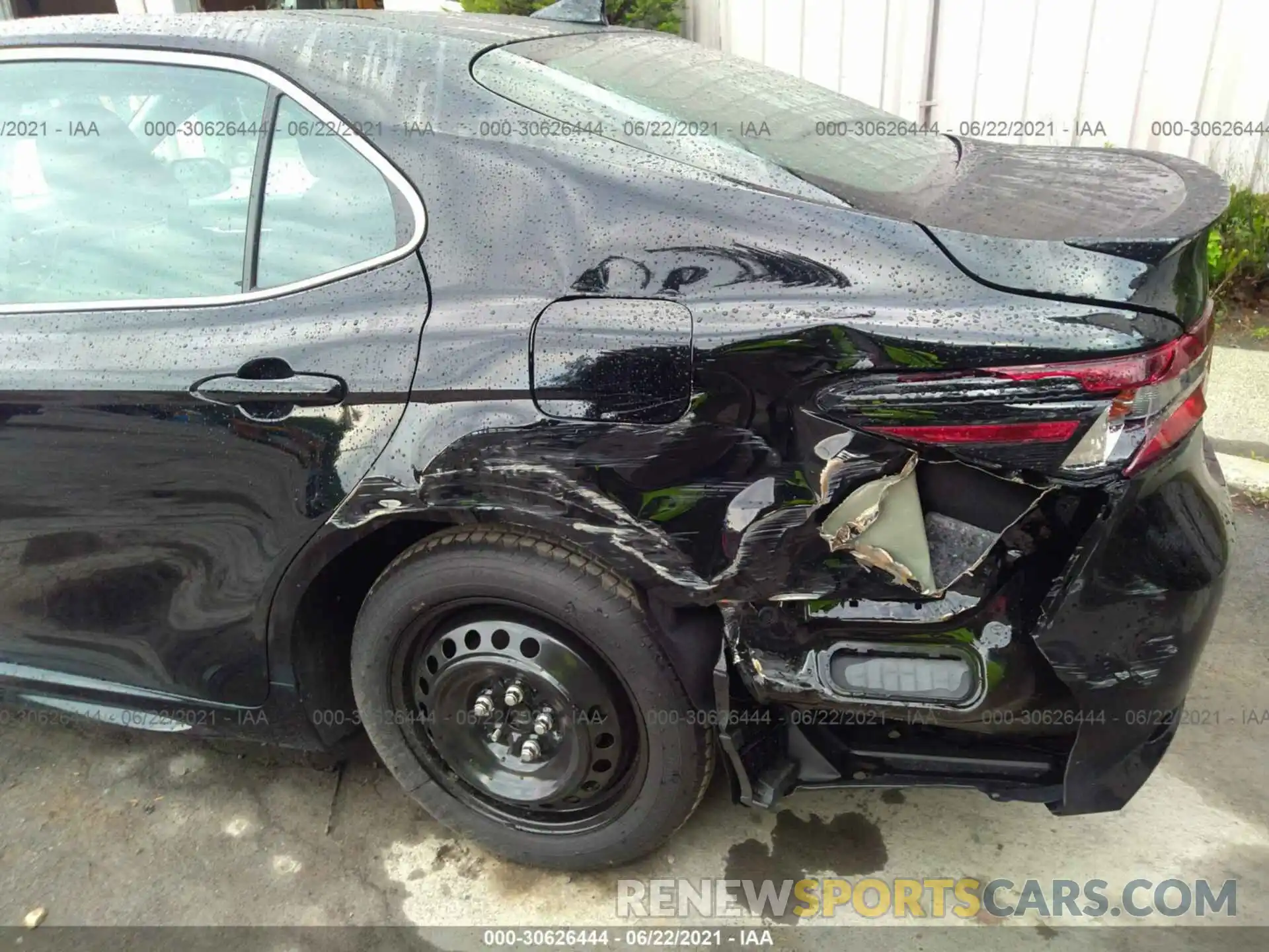 6 Photograph of a damaged car 4T1G11AKXMU410722 TOYOTA CAMRY 2021