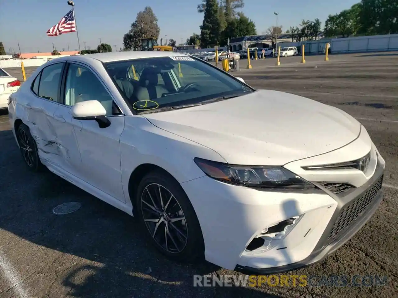 1 Photograph of a damaged car 4T1G11AKXMU413586 TOYOTA CAMRY 2021