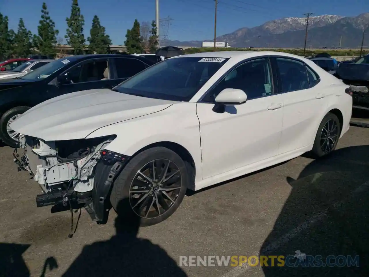 1 Photograph of a damaged car 4T1G11AKXMU419145 TOYOTA CAMRY 2021