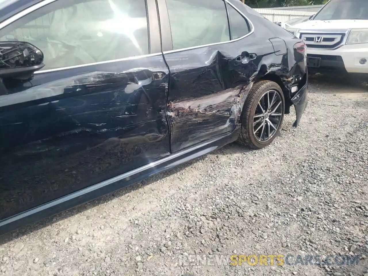 10 Photograph of a damaged car 4T1G11AKXMU421171 TOYOTA CAMRY 2021