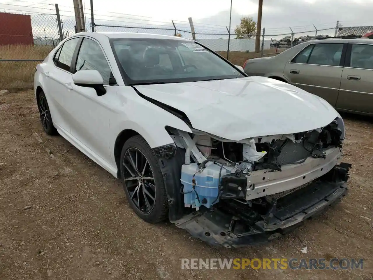 1 Photograph of a damaged car 4T1G11AKXMU425561 TOYOTA CAMRY 2021