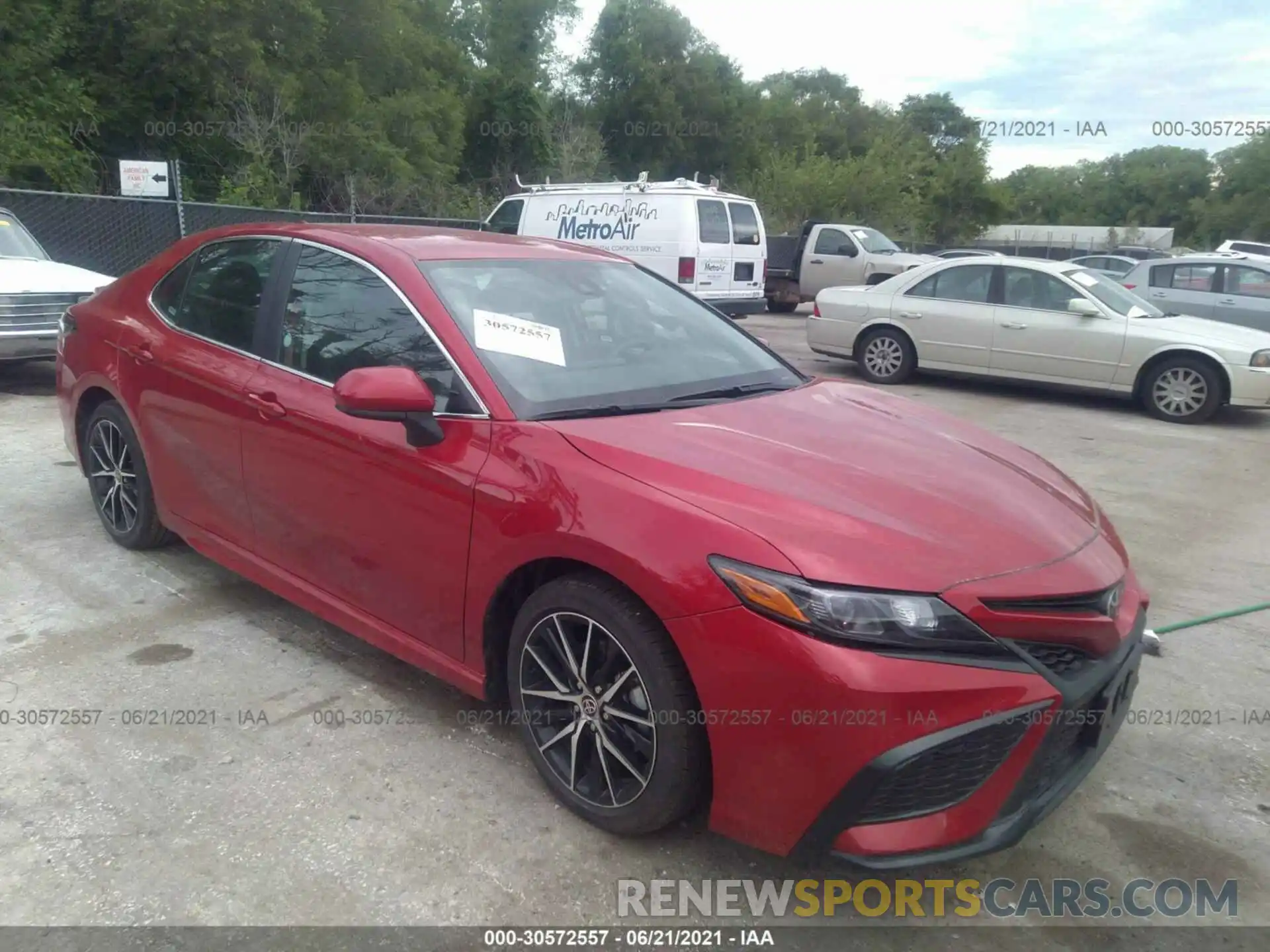 1 Photograph of a damaged car 4T1G11AKXMU428475 TOYOTA CAMRY 2021