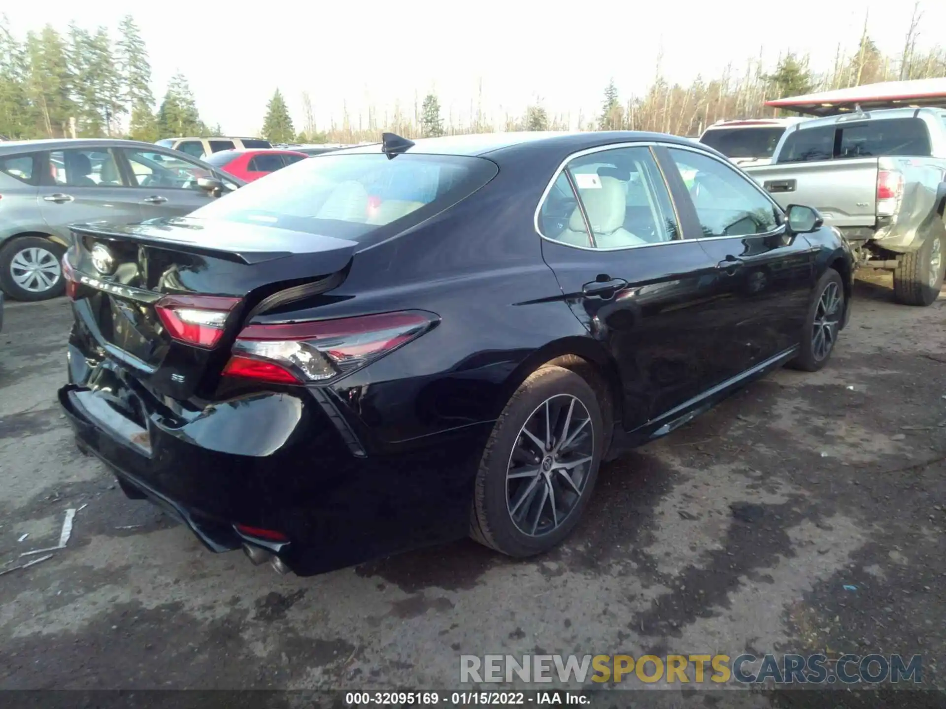 4 Photograph of a damaged car 4T1G11AKXMU429528 TOYOTA CAMRY 2021