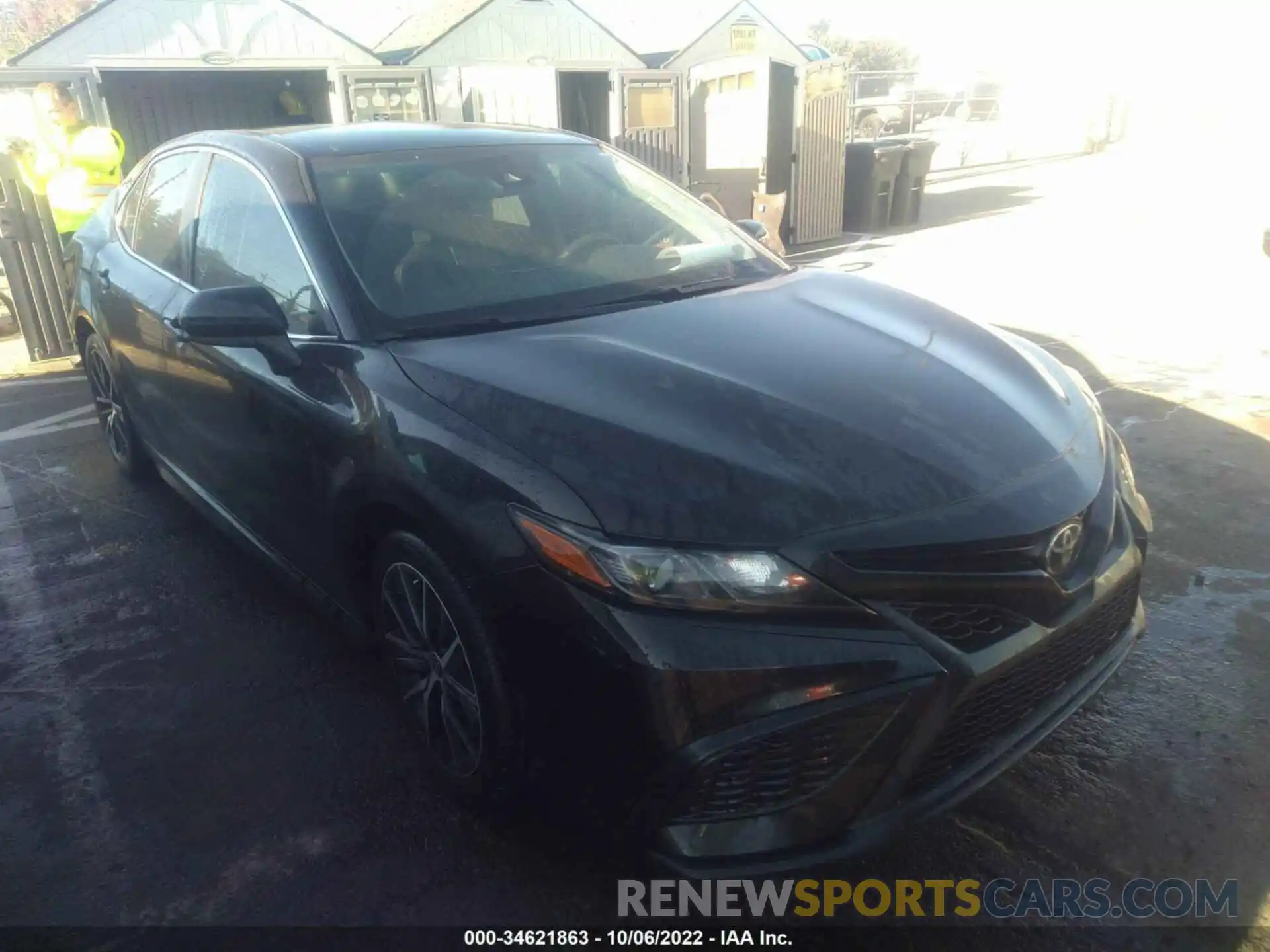 1 Photograph of a damaged car 4T1G11AKXMU431912 TOYOTA CAMRY 2021